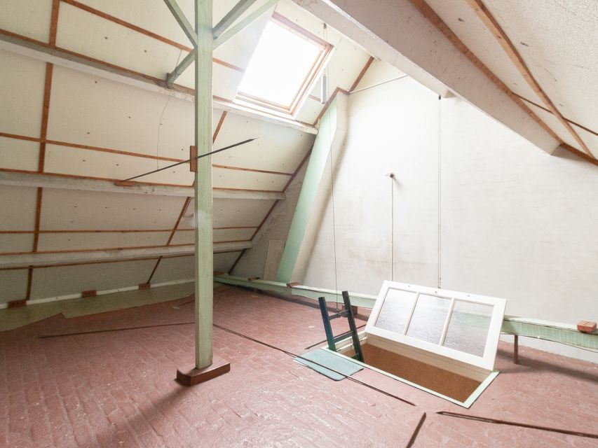 Halfopen gezinswoning met grote tuin in groene omgeving foto 13