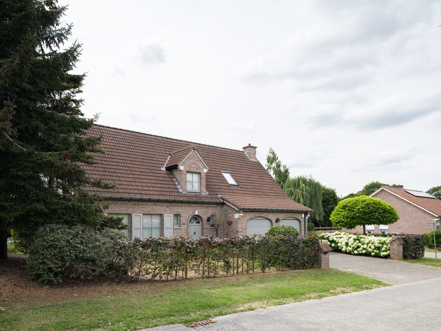 🔑 Instapklaar wonen in het hart van Laarne — stijlvol, ruim en perfect gelegen foto 25