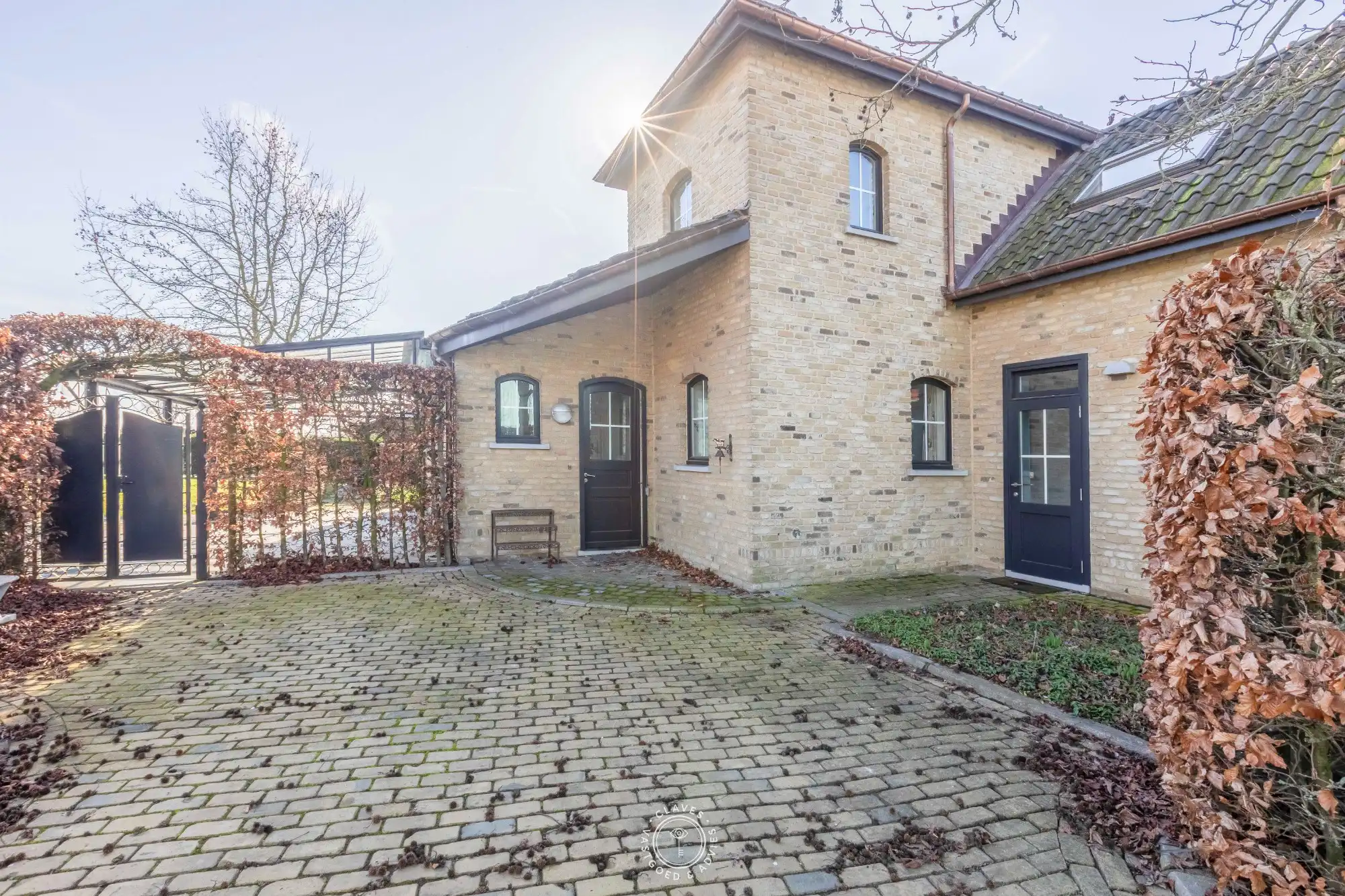 Open bebouwing met loods op uitzonderlijk perceel van +10.000 m² met adembenemend uitzicht foto 6