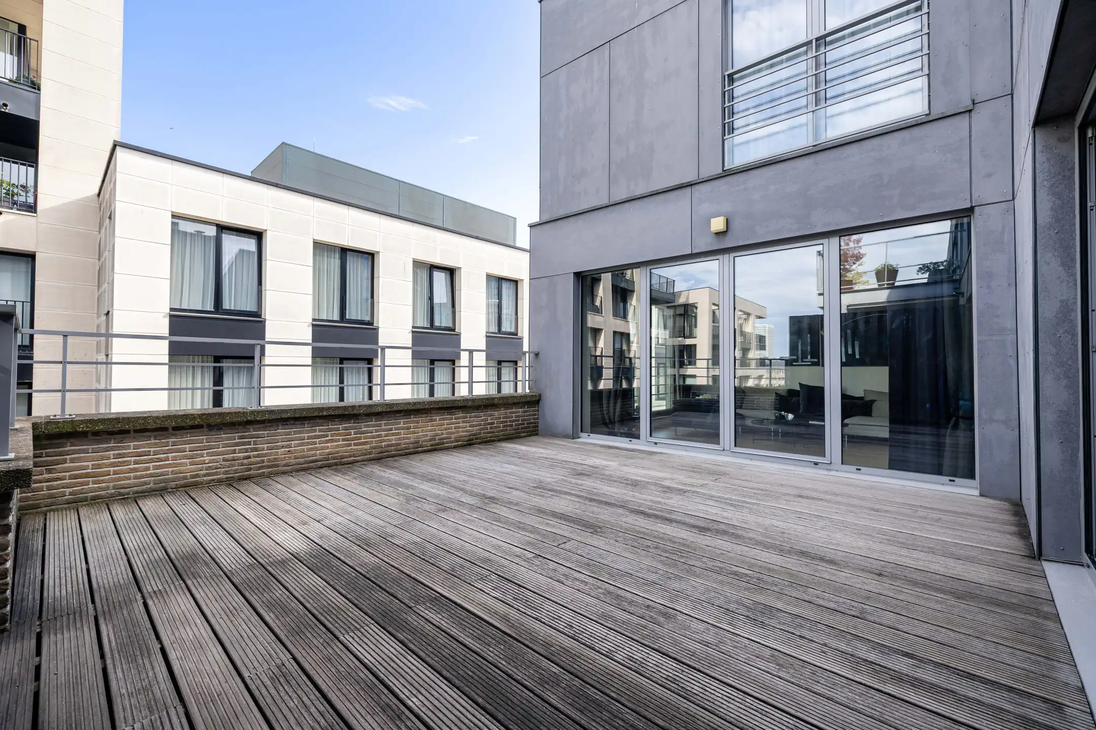 Vlakbij Nieuwestraat - 1 slpk app + terras van 25m² + kelder foto 2