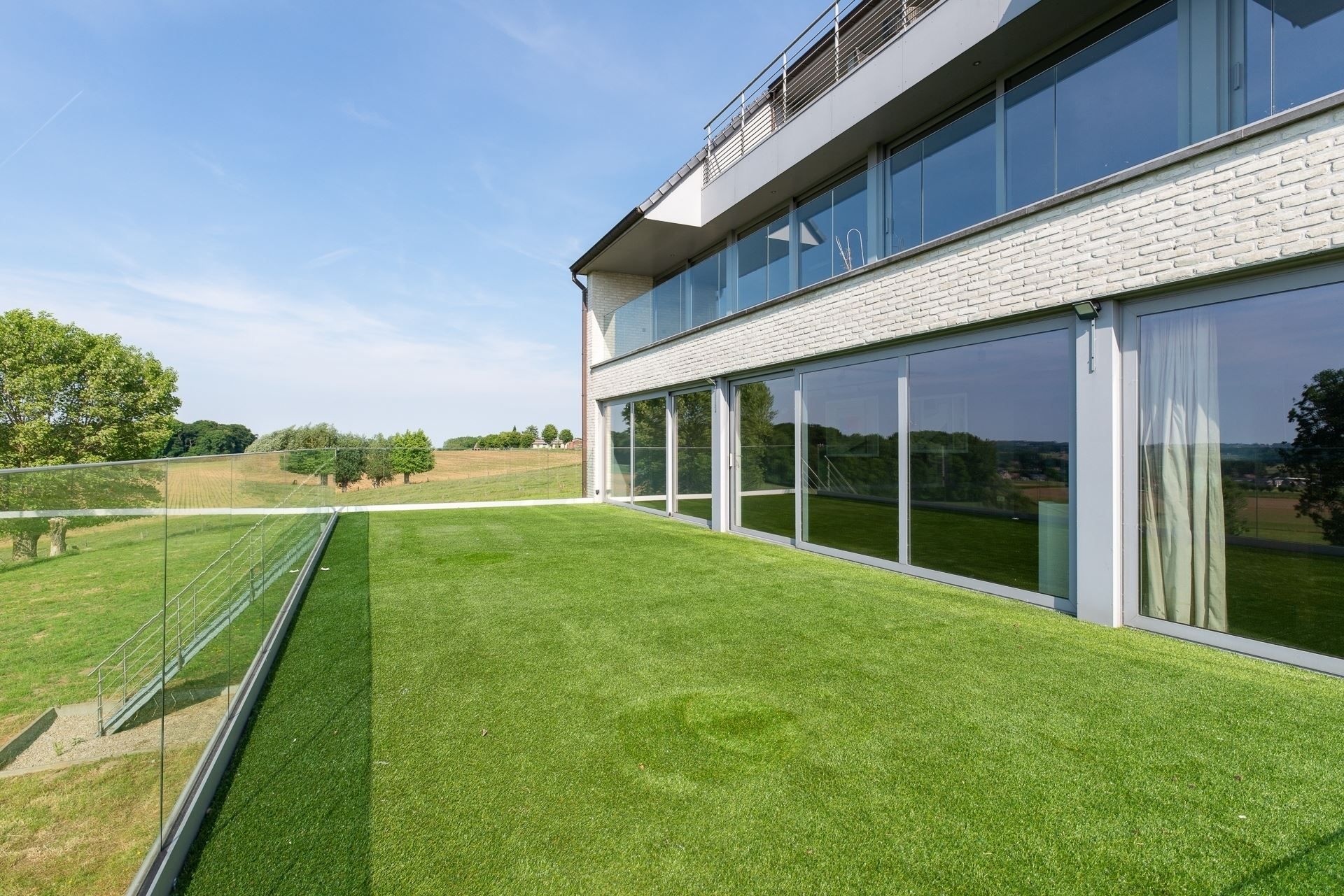 Zeer ruime villa met prachtig, landelijk zicht foto 12