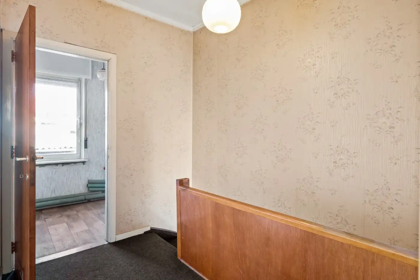 Te renoveren woning met 3 à 4 slpk. en inpandige garage foto 13