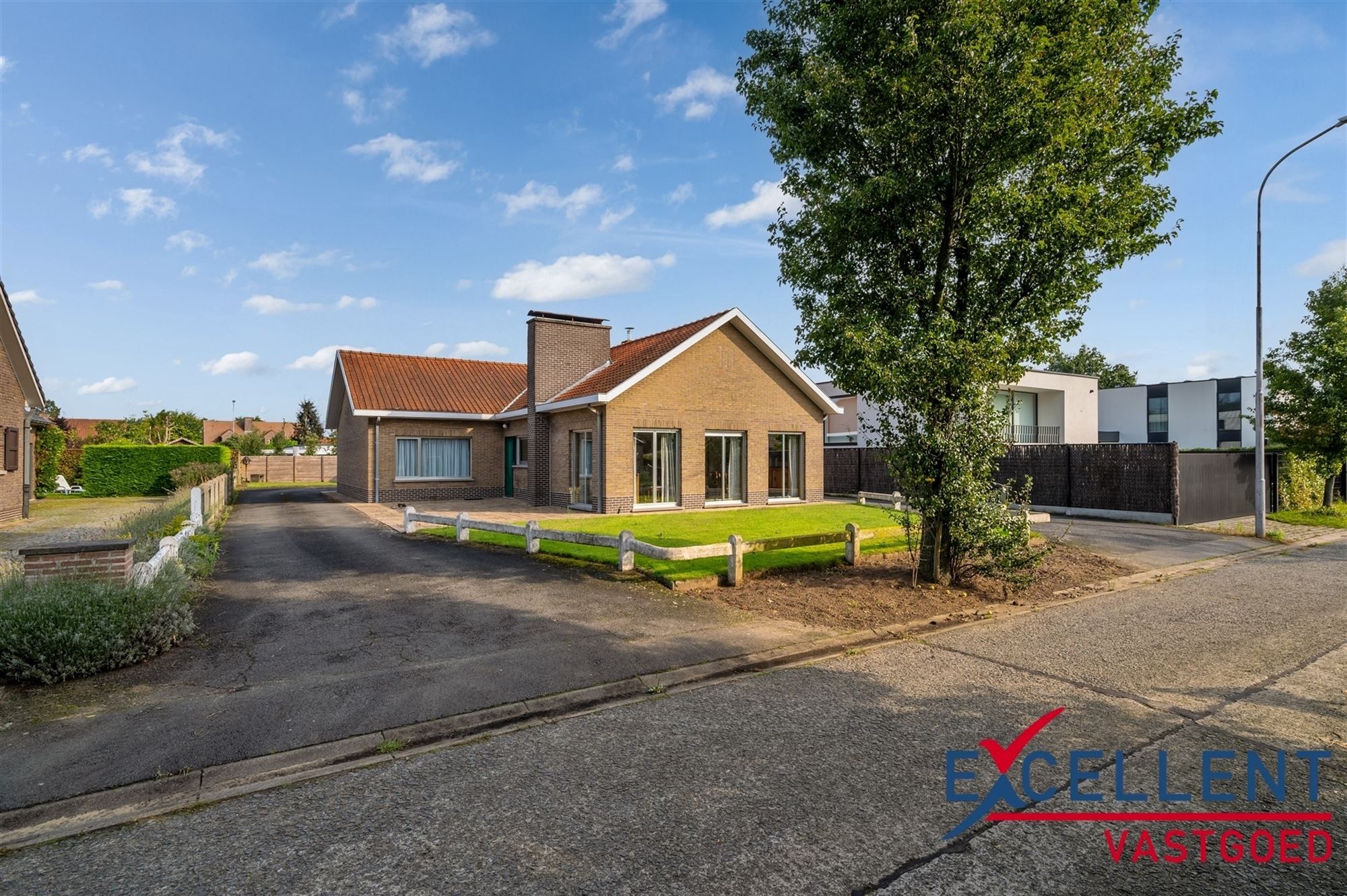 Vrijstaande woning met veel potentieel in Astene te koop foto 7