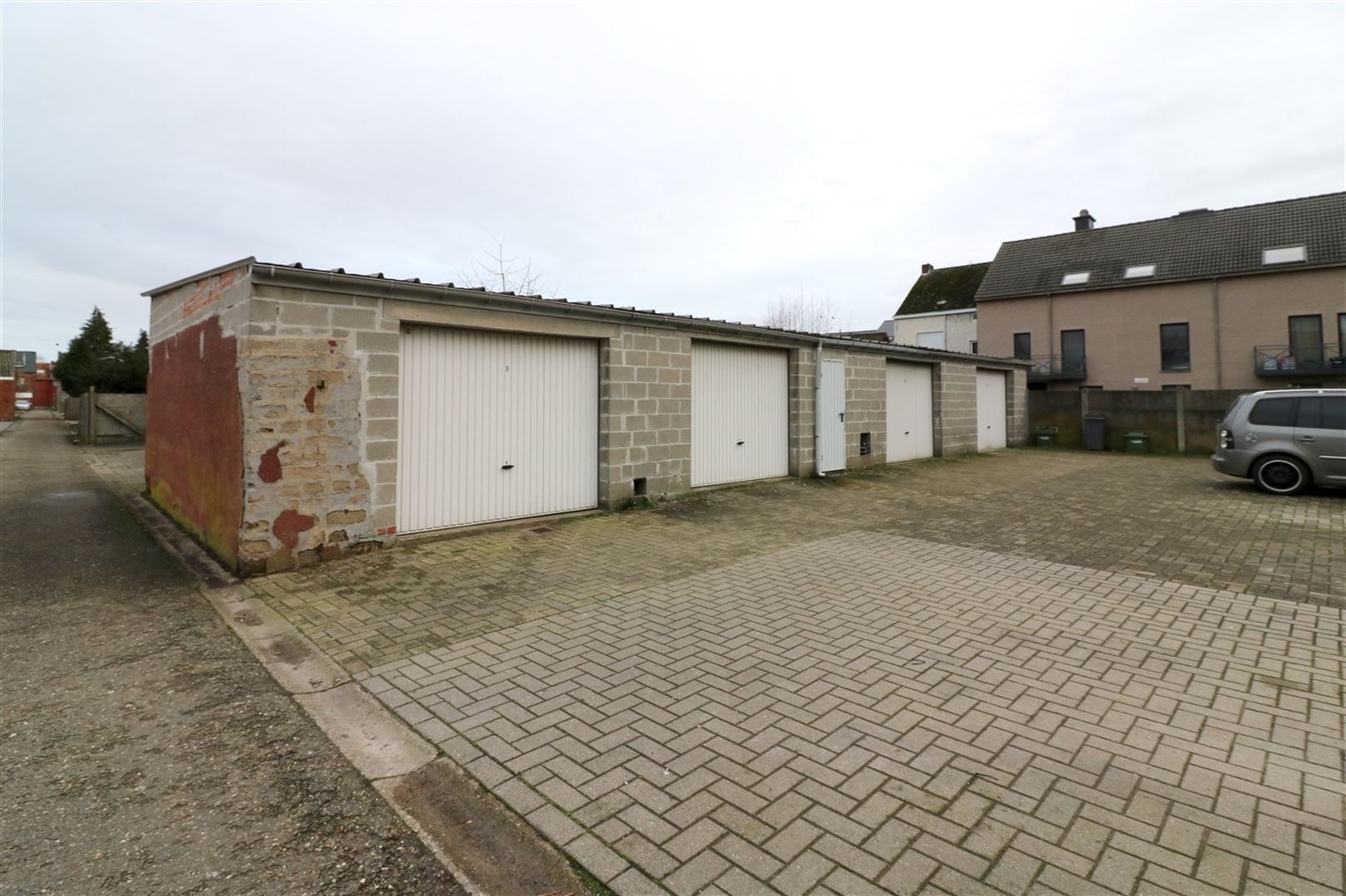 Instapklare woning met 3 slpk., koer en garage foto 10