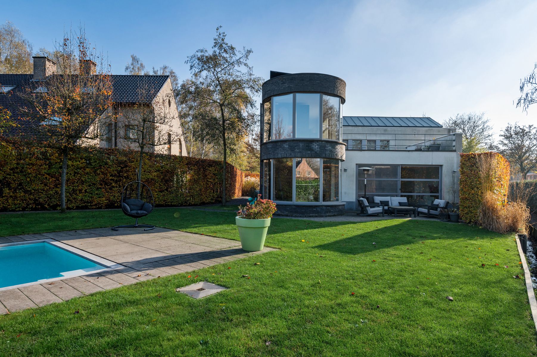 Moderne villa in een doodlopende straat vlakbij het centrum foto 30