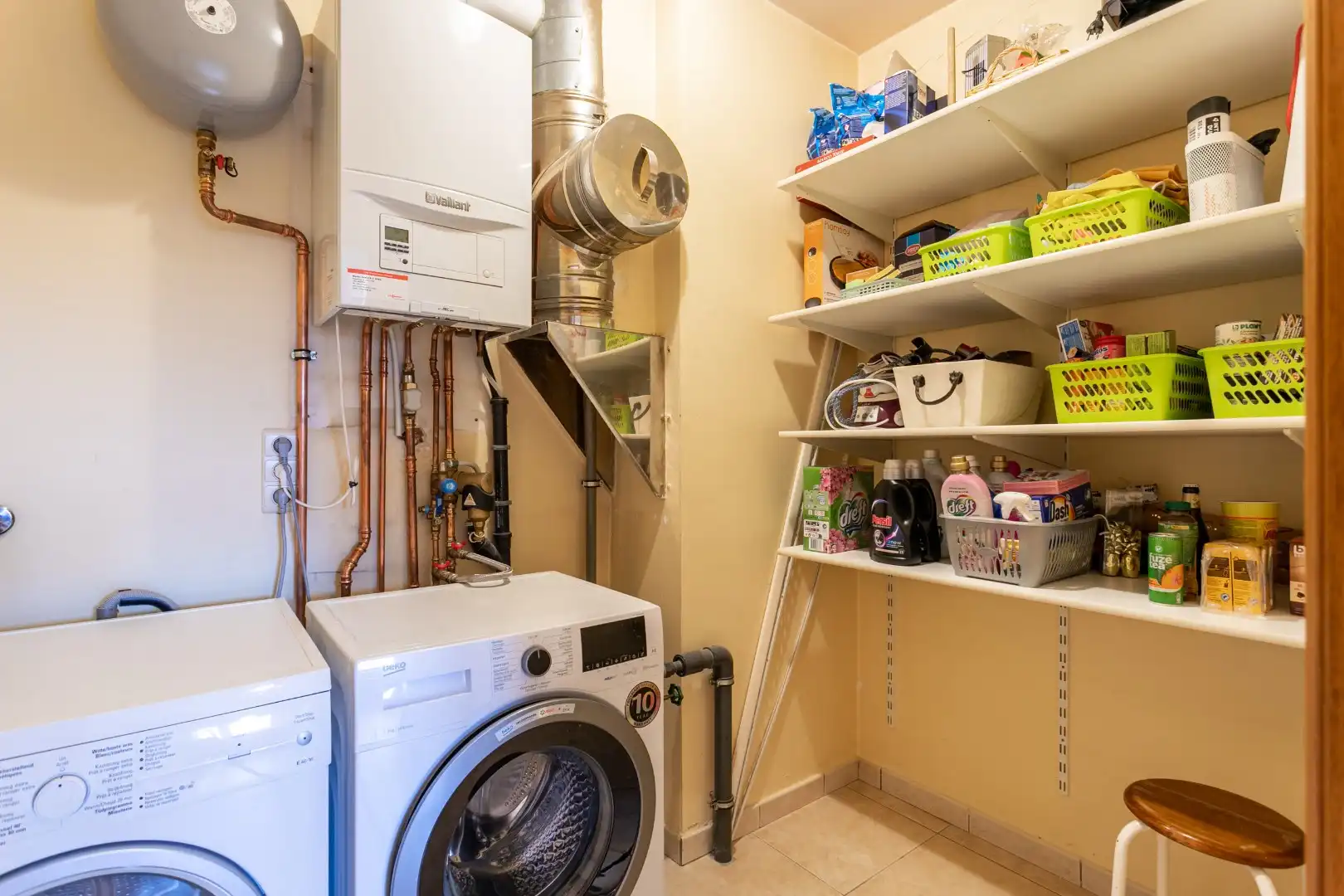 Instapklaar gelijkvloers appartement met 2 slaapkamers, garagebox en ruim terras (35 m²) aan TOP ligging in Halle foto 9