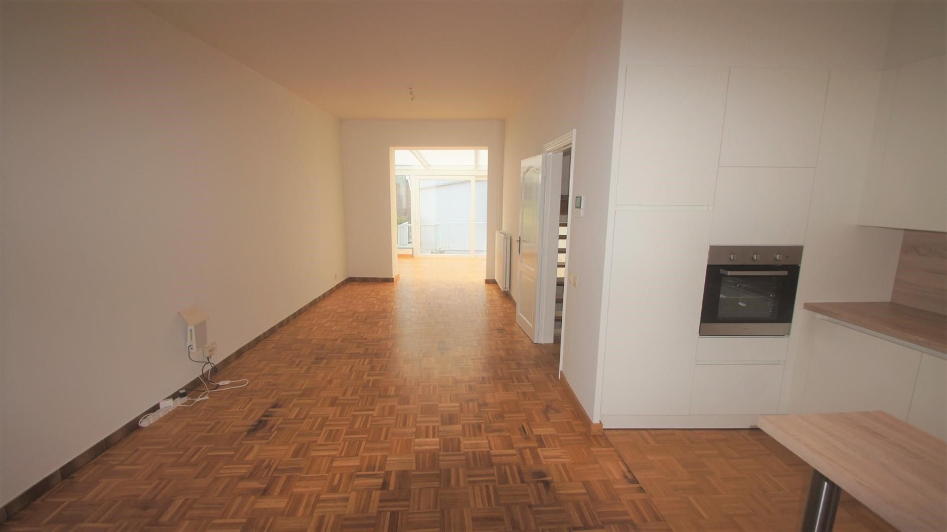 Instapklare stadswoning met 4 slpks, terras en binnenkoer foto 4