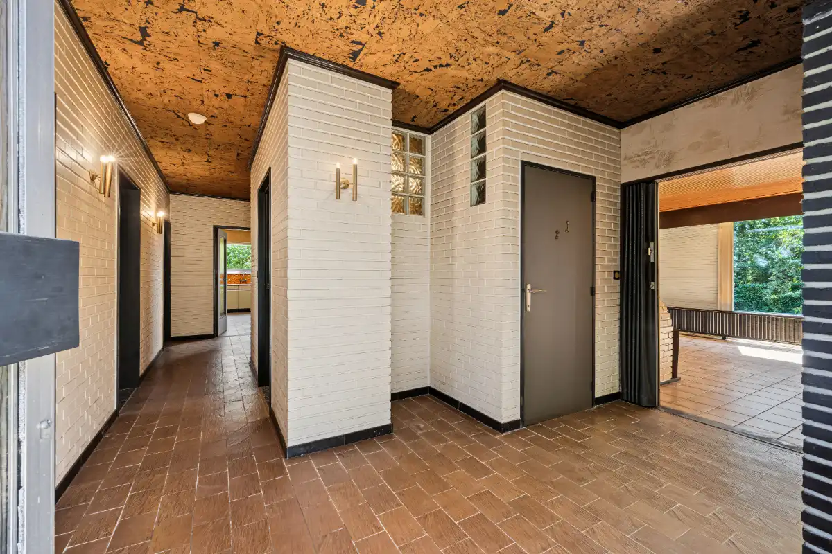 Vrijstaande woning op een perceel van 989 m². foto 5