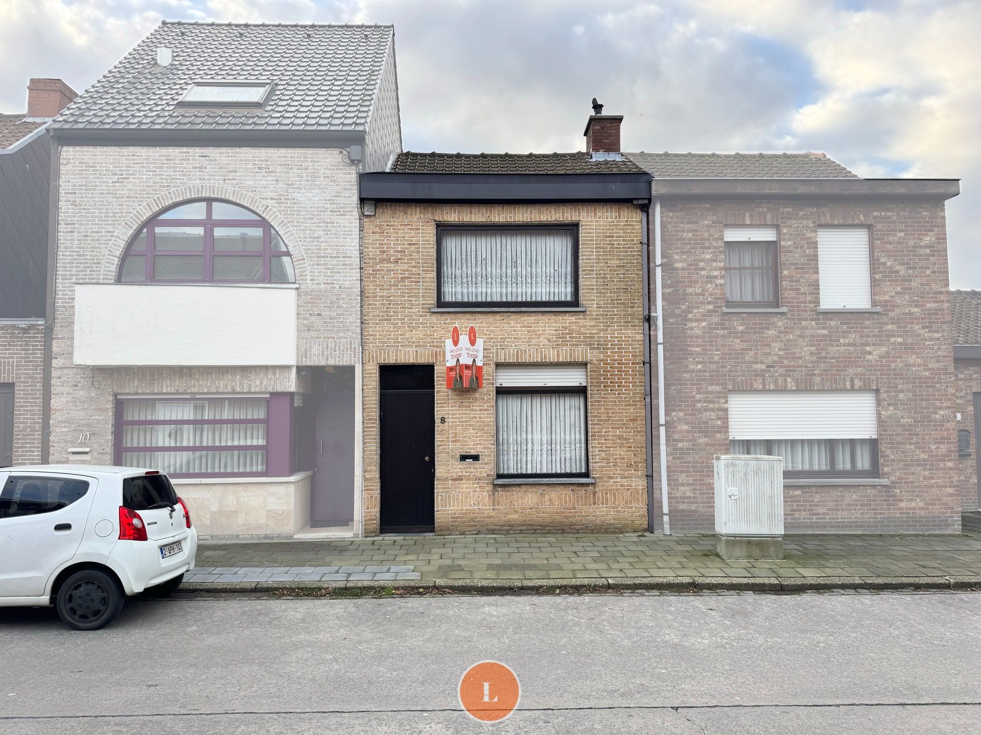 Te renoveren woning in Wervik te koop foto {{pictureIndex}}