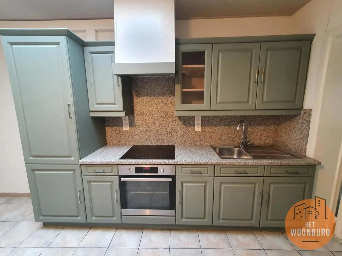 Gerenoveerde rijwoning met terras en tuintje foto 6