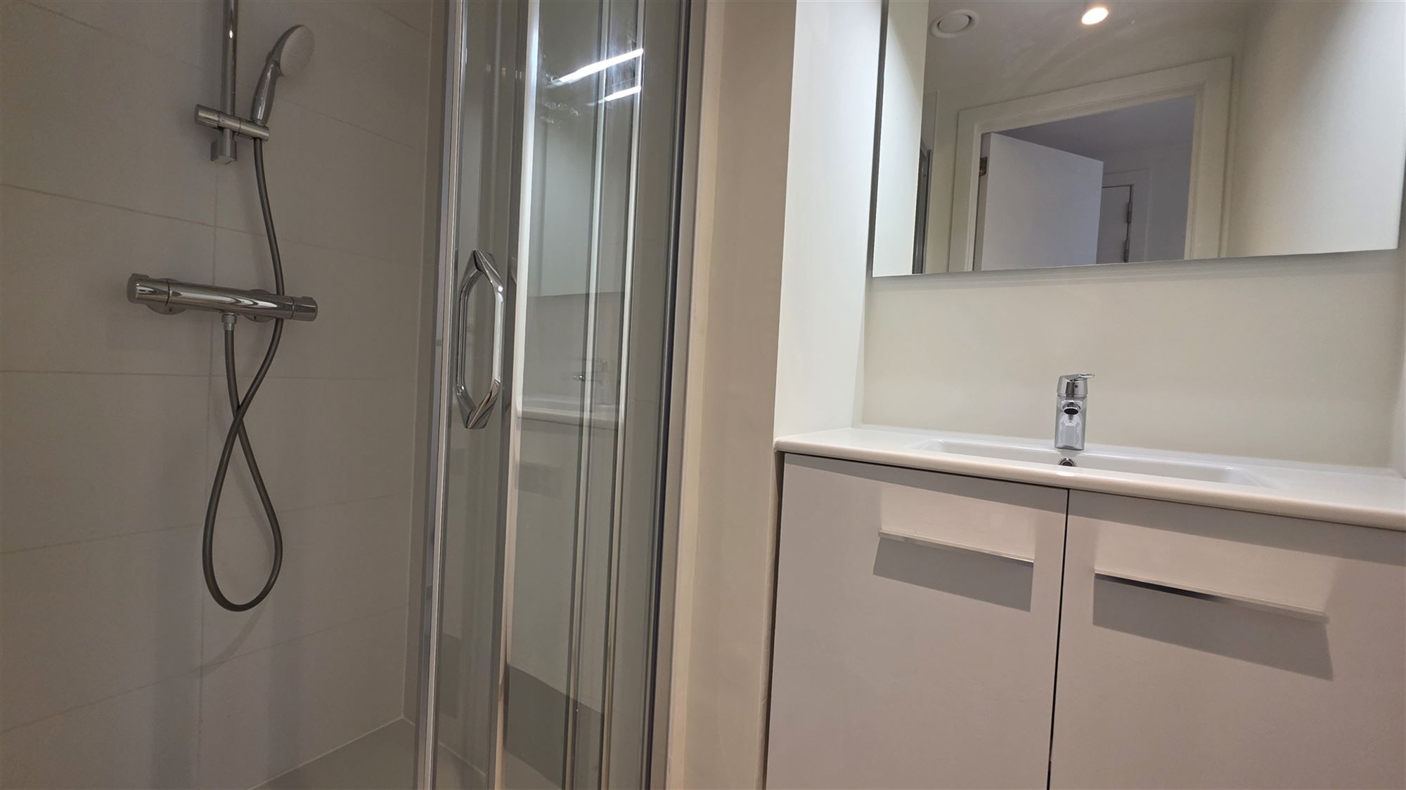 Nieuwbouw 4 slaapkamerappartement foto 4