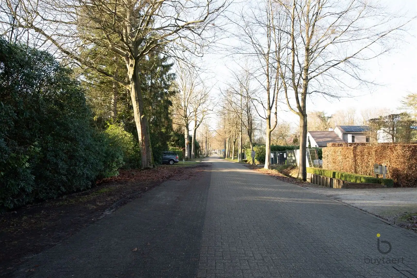 Veel renovatiepotentieel in ruime rustig gelegen familiewoning midden in het groen! foto 58