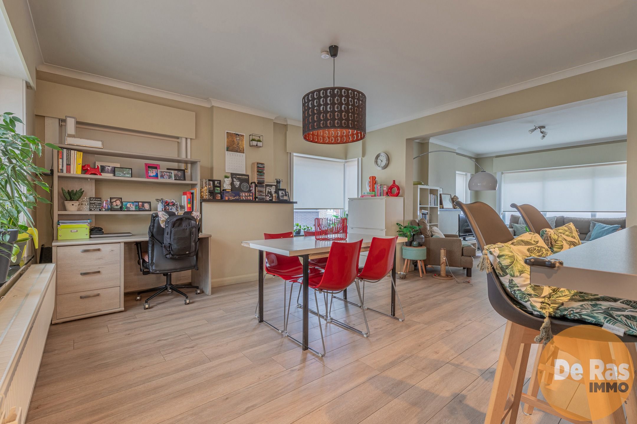 HILLEGEM - Stevige halfopen bebouwing op een rustige locatie foto 5