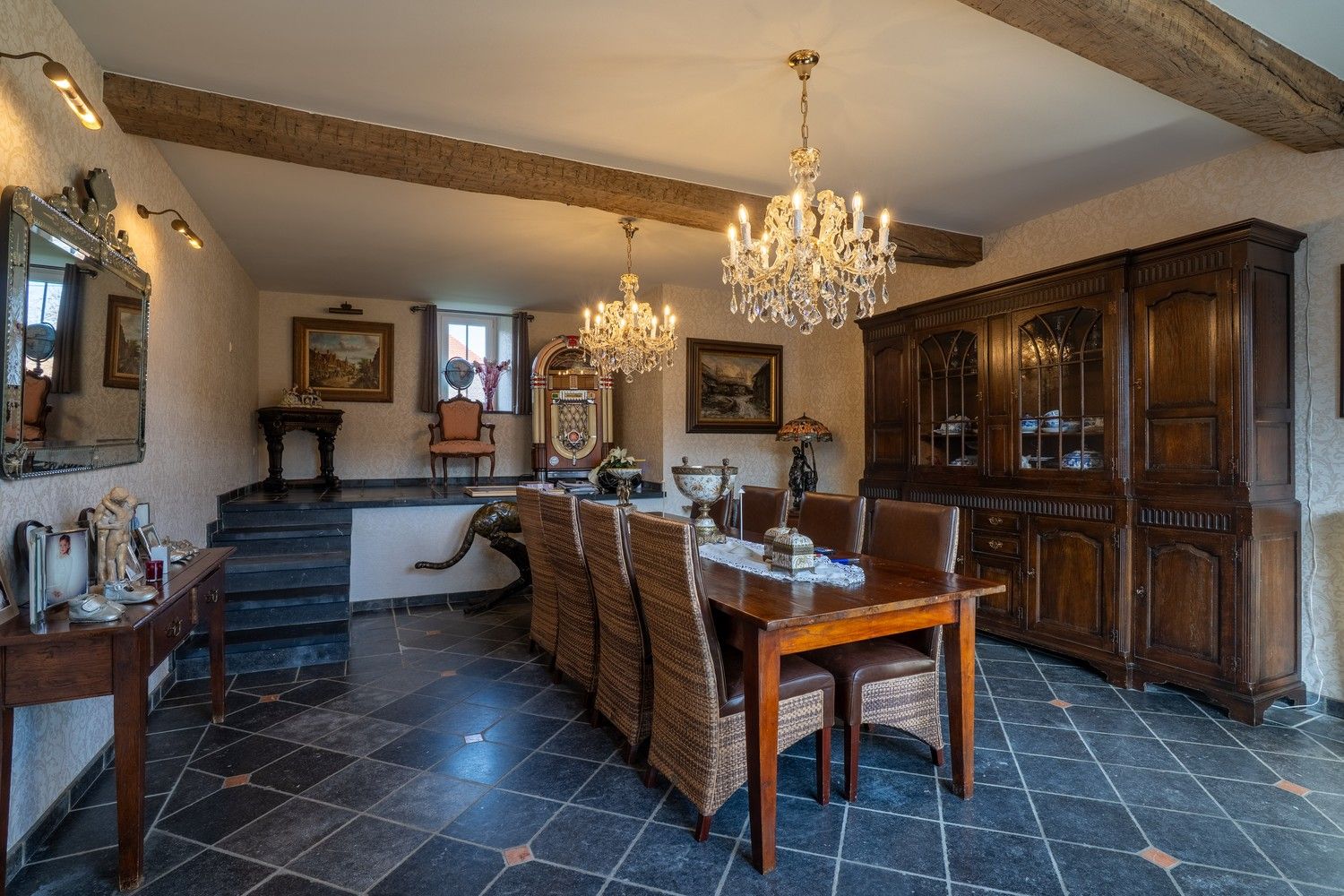 Prachtig gerenoveerde vierkantshoeve (B&B) met wellness te Heers foto 7