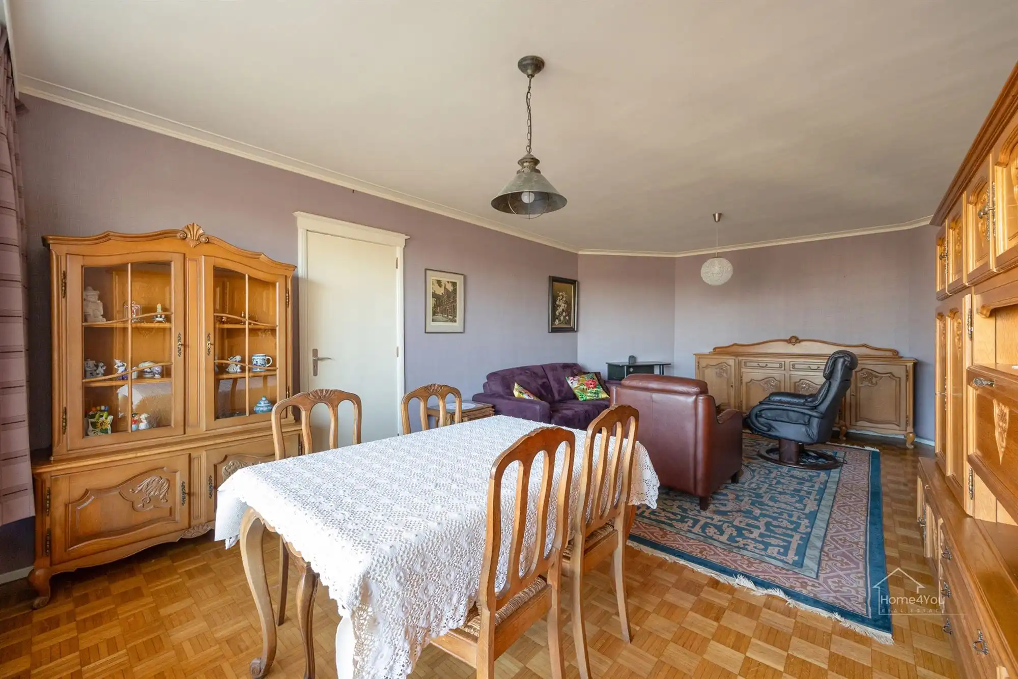 Lichtrijk 2-slaapkamerappartement te koop in Berchem! foto 3