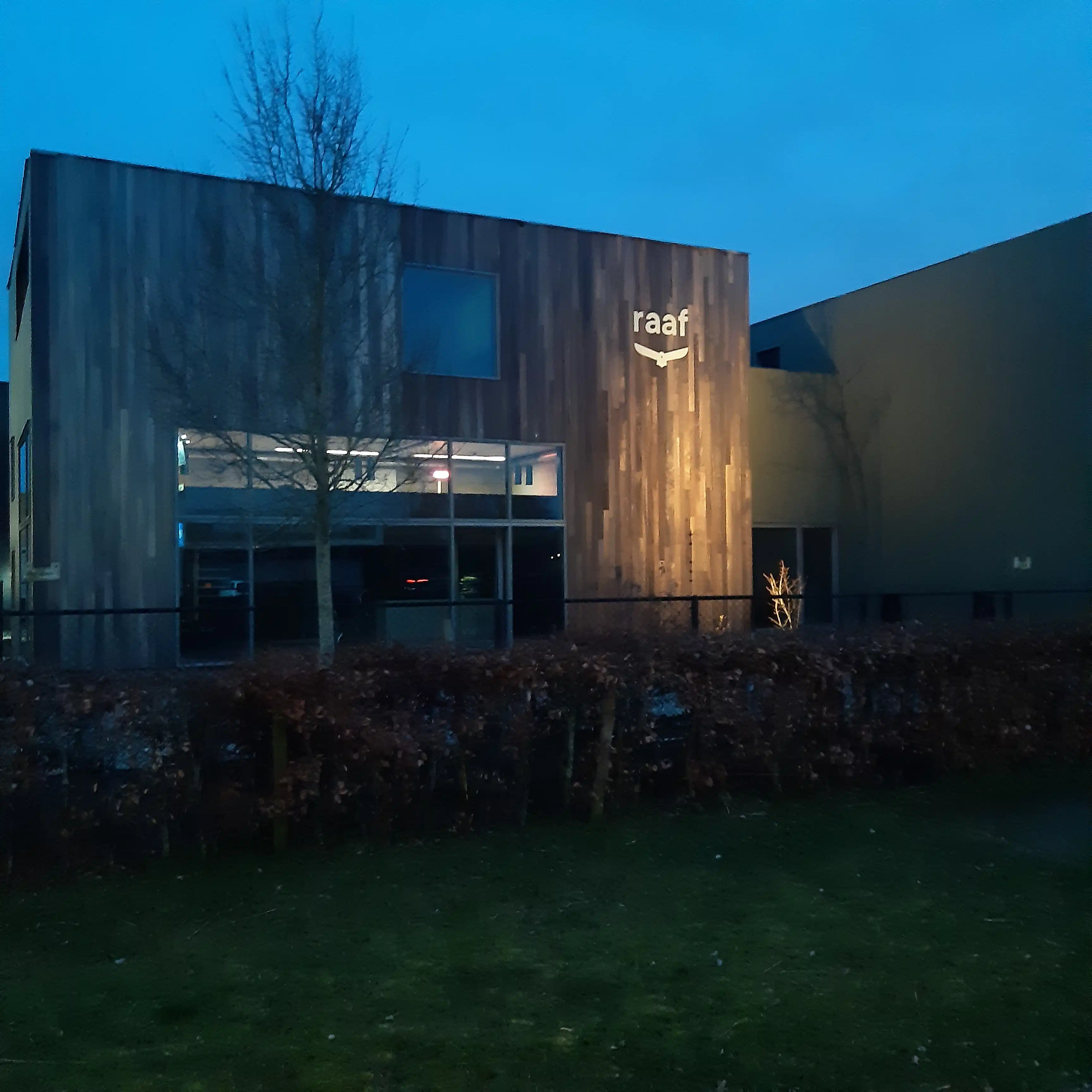 Multifunctioneel bedrijfsgebouw te huur foto 3