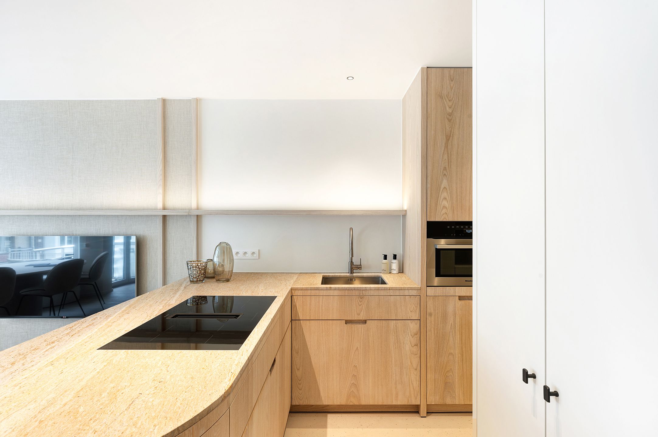 Top gerenoveerd appartement met zij zeezicht, Driehoeksplein foto 7
