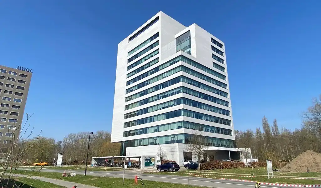 Gemeubeld kantoor met dienstverlening in AA-Tower in Gent foto 23