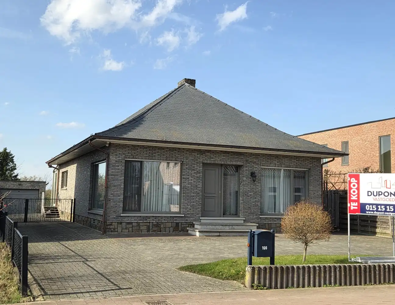 Hoofdfoto van de publicatie: Ruime instapklare gezinswoning nabij centrum Heist met prachtige tuin en volledig onderkelderd!