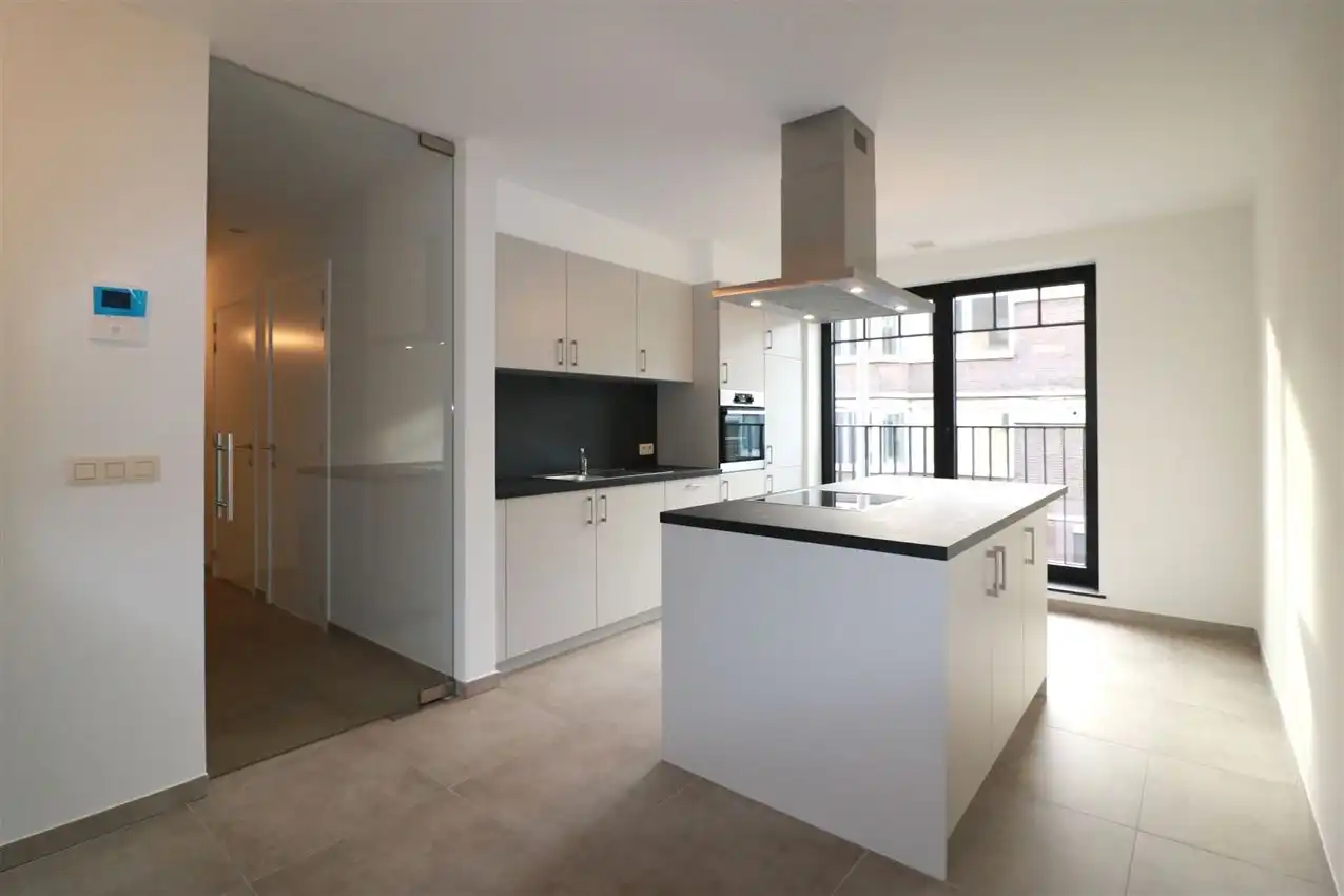 Unieke duplex met twee slpk, terras, autostaanplaats foto 4