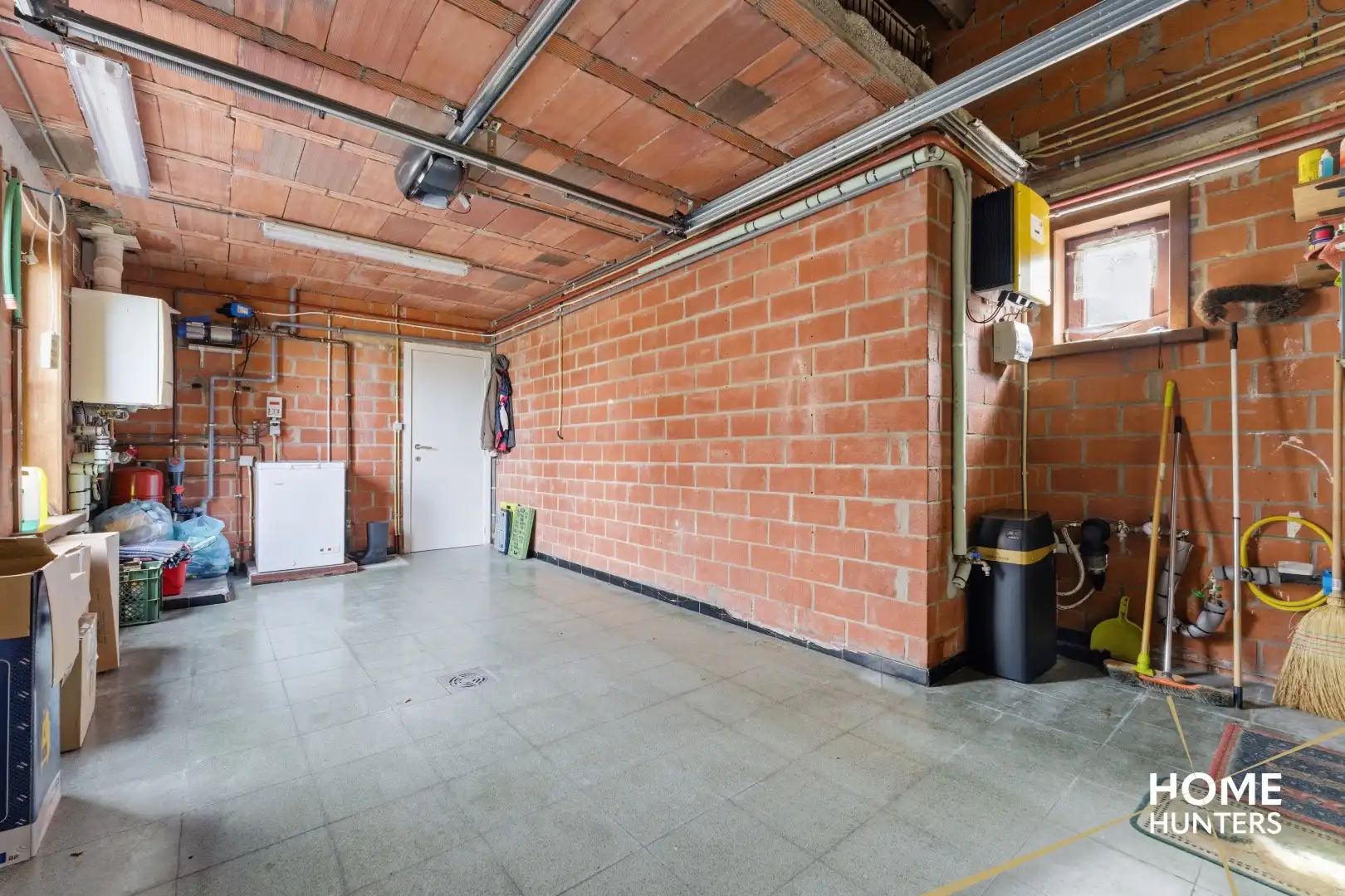 Instapklare villa met 5 slaapkamers, een ruime garage en een prachtige tuin te Dikkebus foto 14