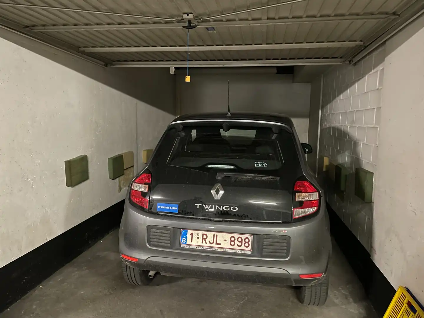 Garagebox te huur nabij het Heldenplein foto 4