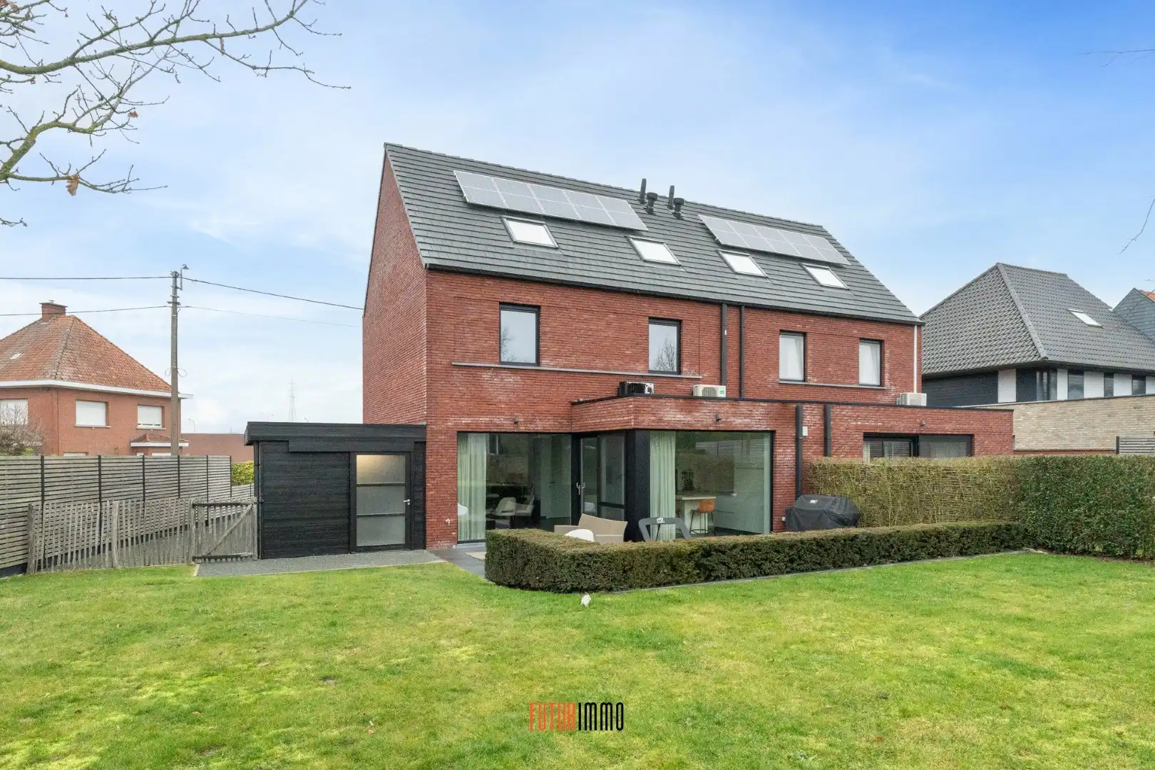 Moderne half open woning in Oekene foto 19