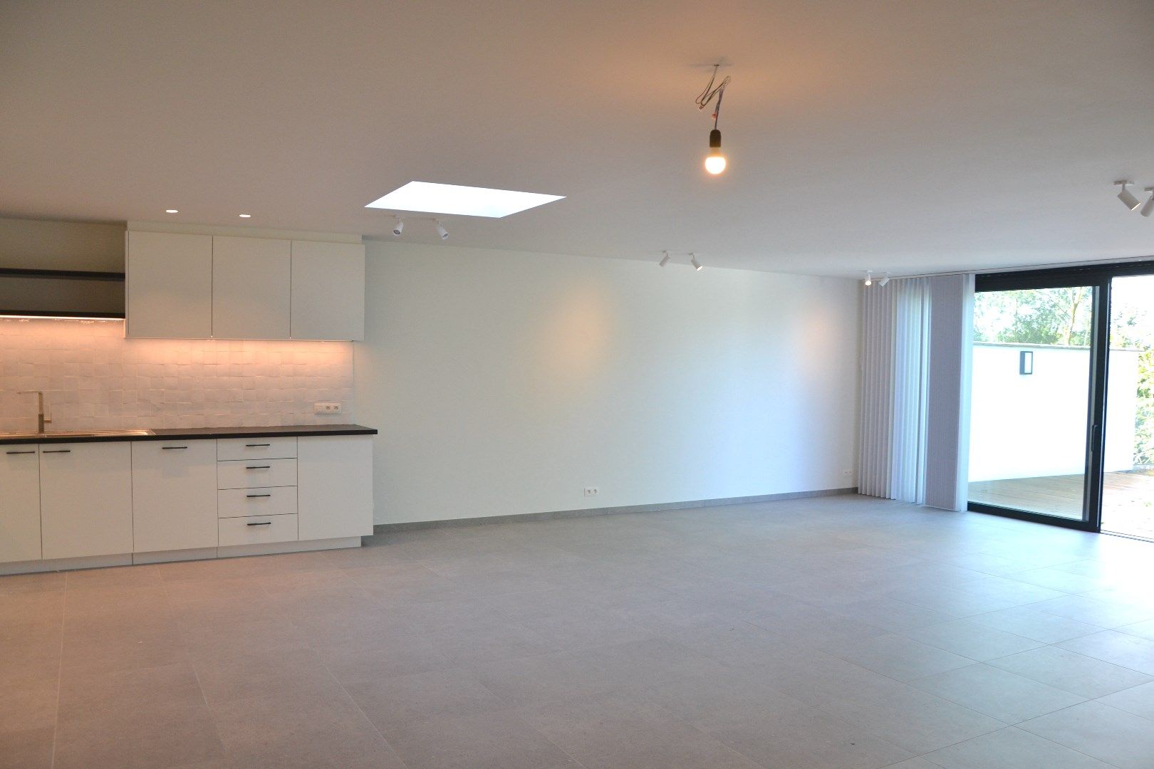 Exclusief gelijkvloers appartement met garage in centrum Rekkem! foto 3