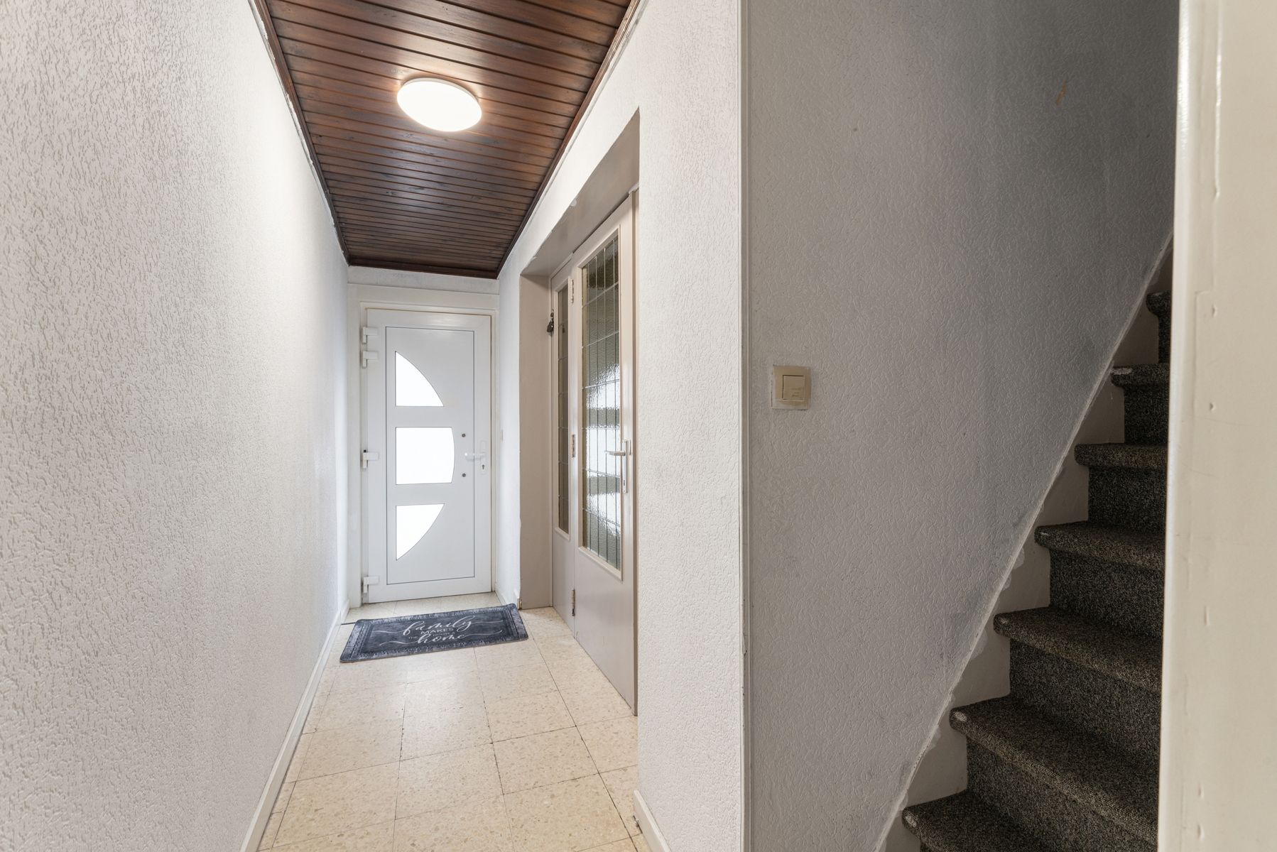 Centraal gelegen woning met afzonderlijke garage foto 6