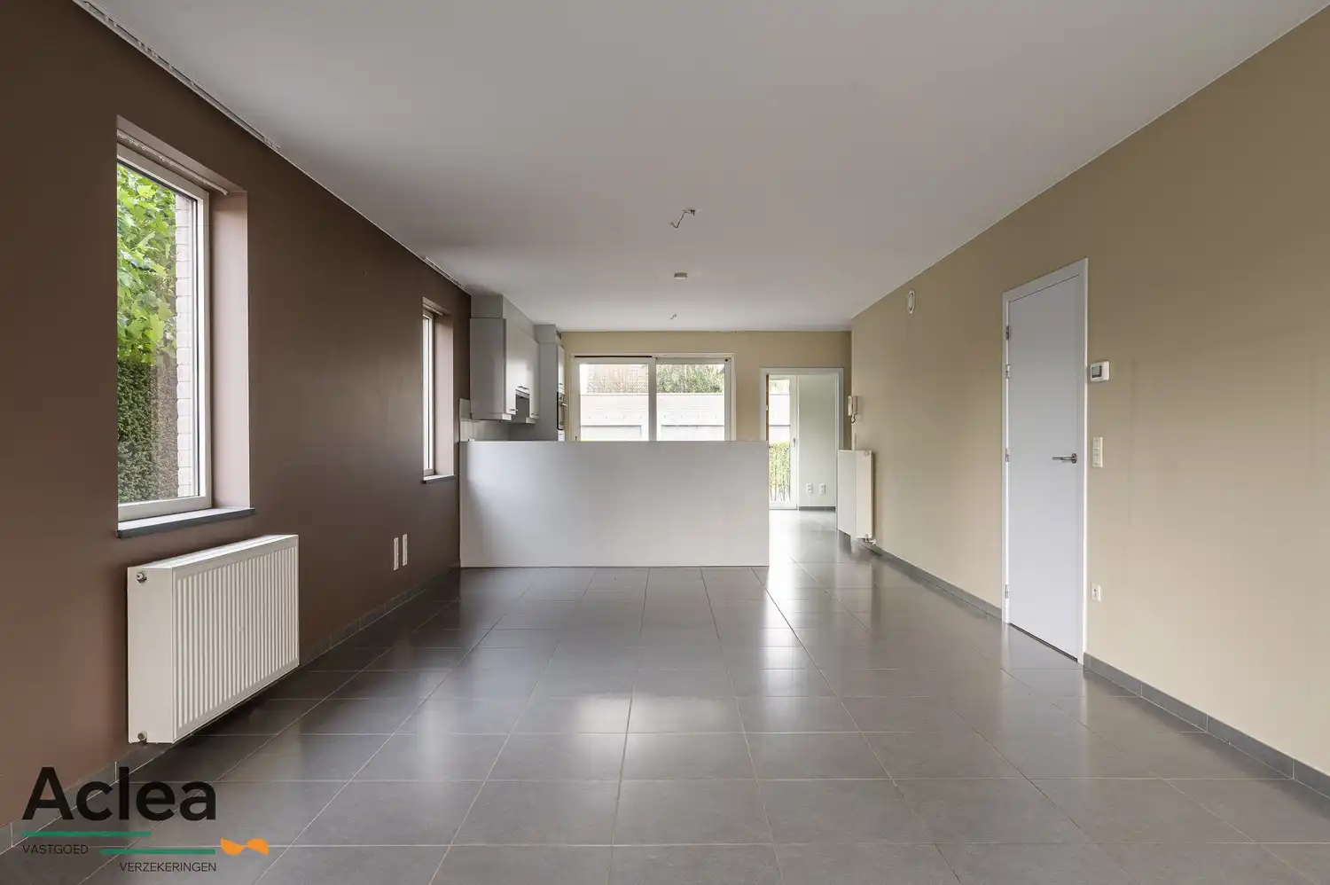 Ruim lichtrijk gelijkvloers appartement met 2 terrassen en garage foto 4