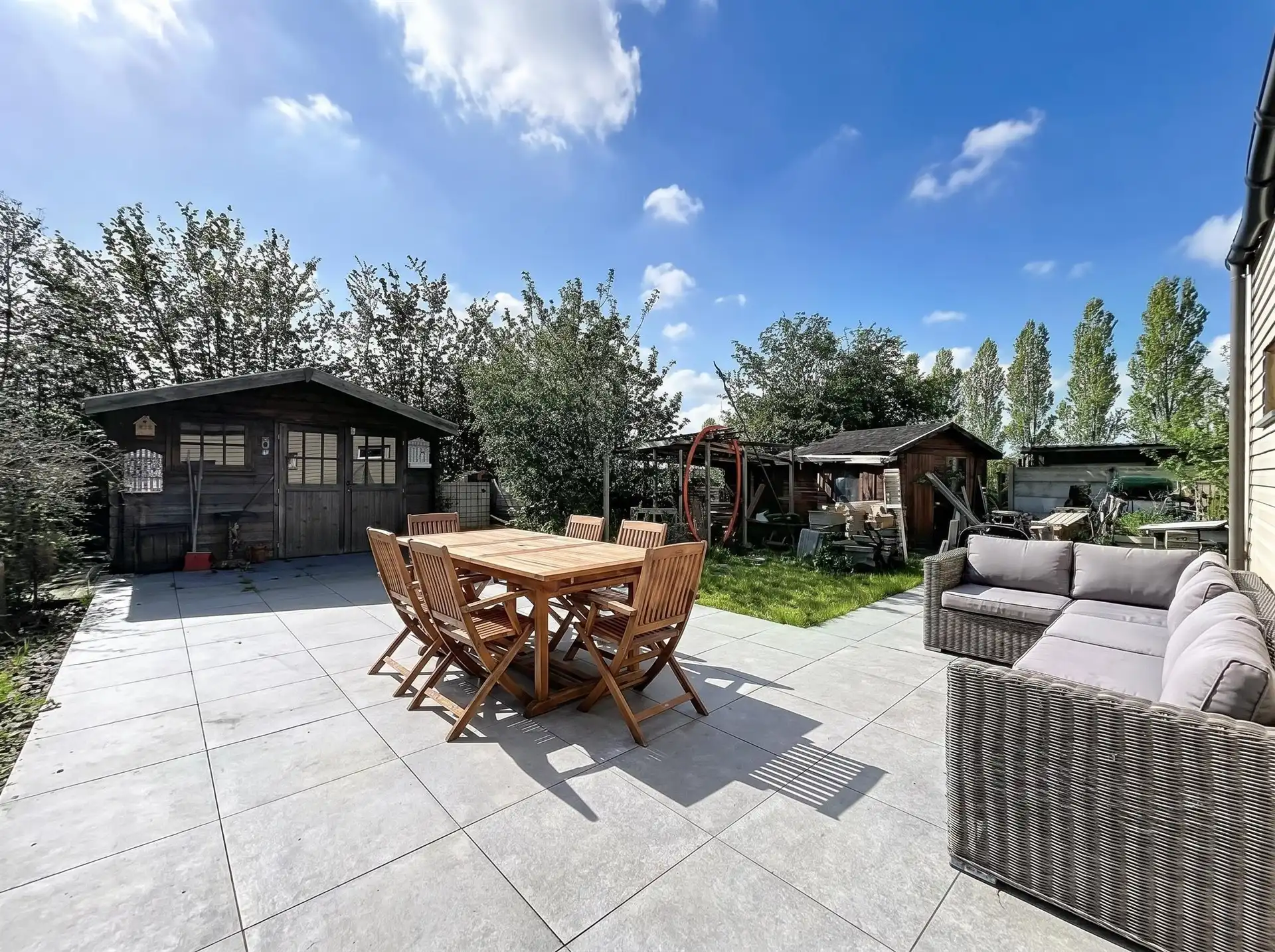 open bebouwing met 4 slaapkamers en 2 badkamers op toplocatie op perceel van 746m². foto 6
