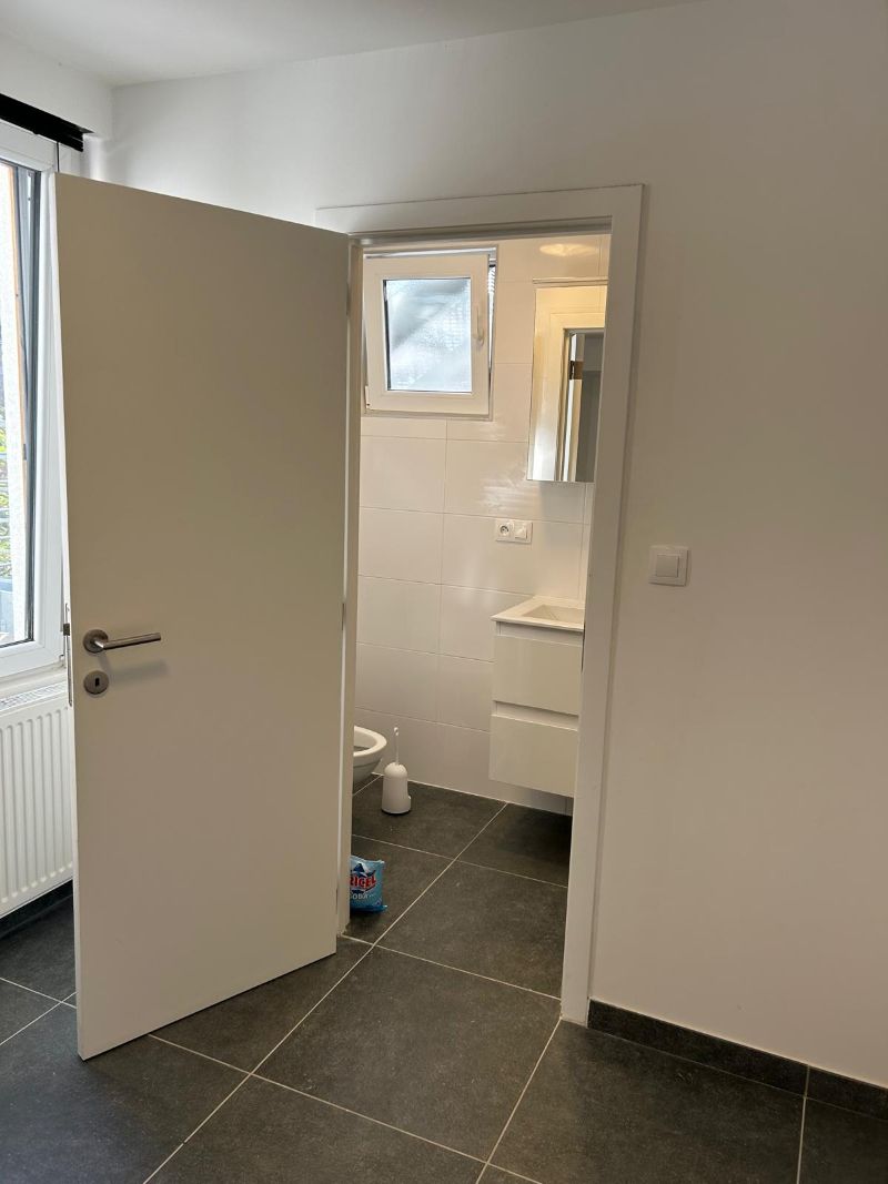 Volledig gerenoveerd  1-slaapkamerappartment foto 22