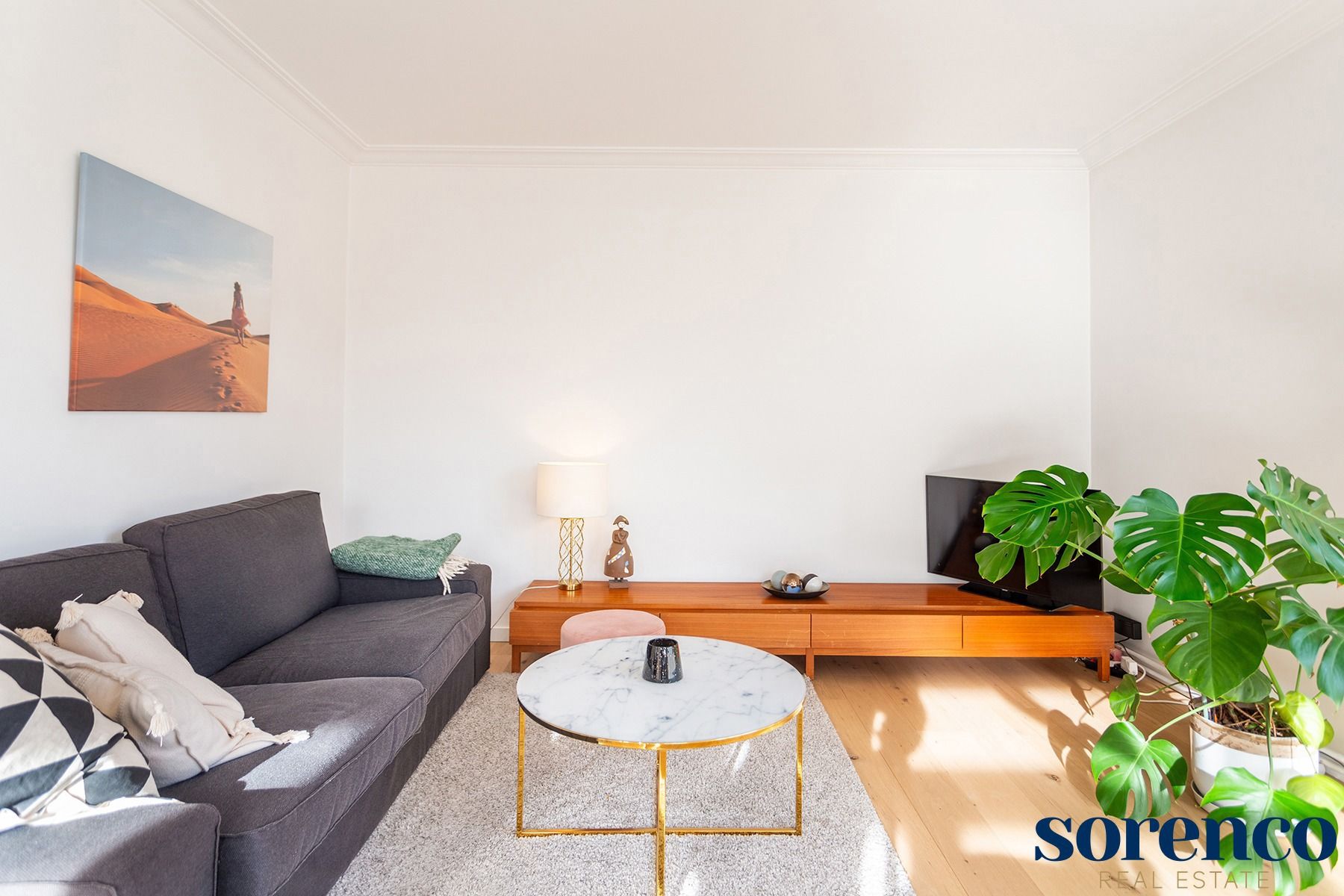 Ruim en licht instap klaar 2 slaapkamer appartement! foto 12
