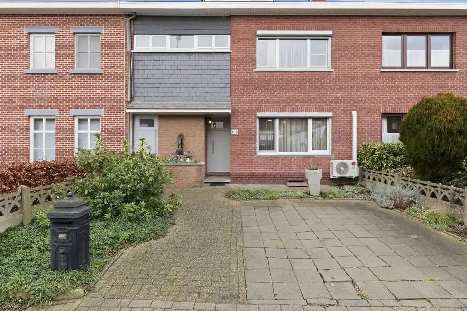 RUIME GEZINSWONING MET 3 SLKS, TUIN EN GARAGEBOX IN TONGEREN foto 37