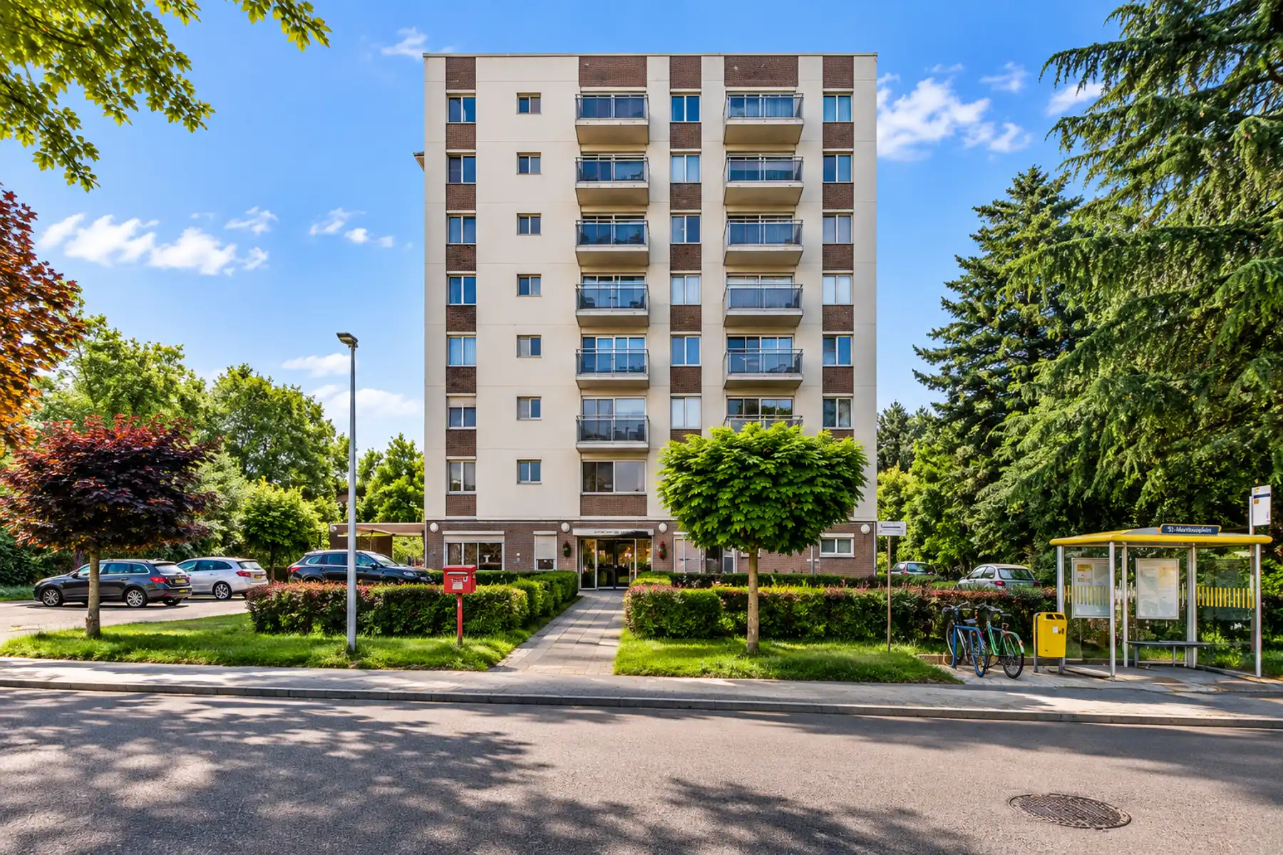 Instapklaar 1-slaapkamer appartement met terras en berging en garage. foto 17
