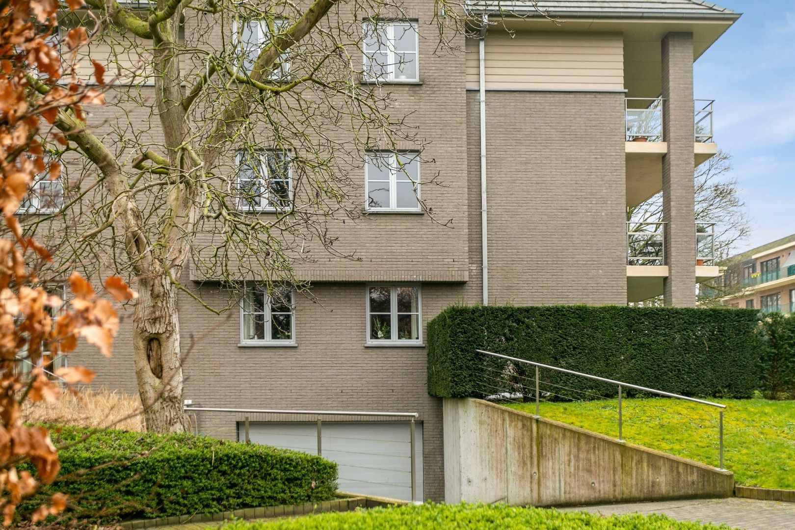 Prachtig gelijkvloers  3 slaapkamer appartement met tuin van 389m2 foto 23