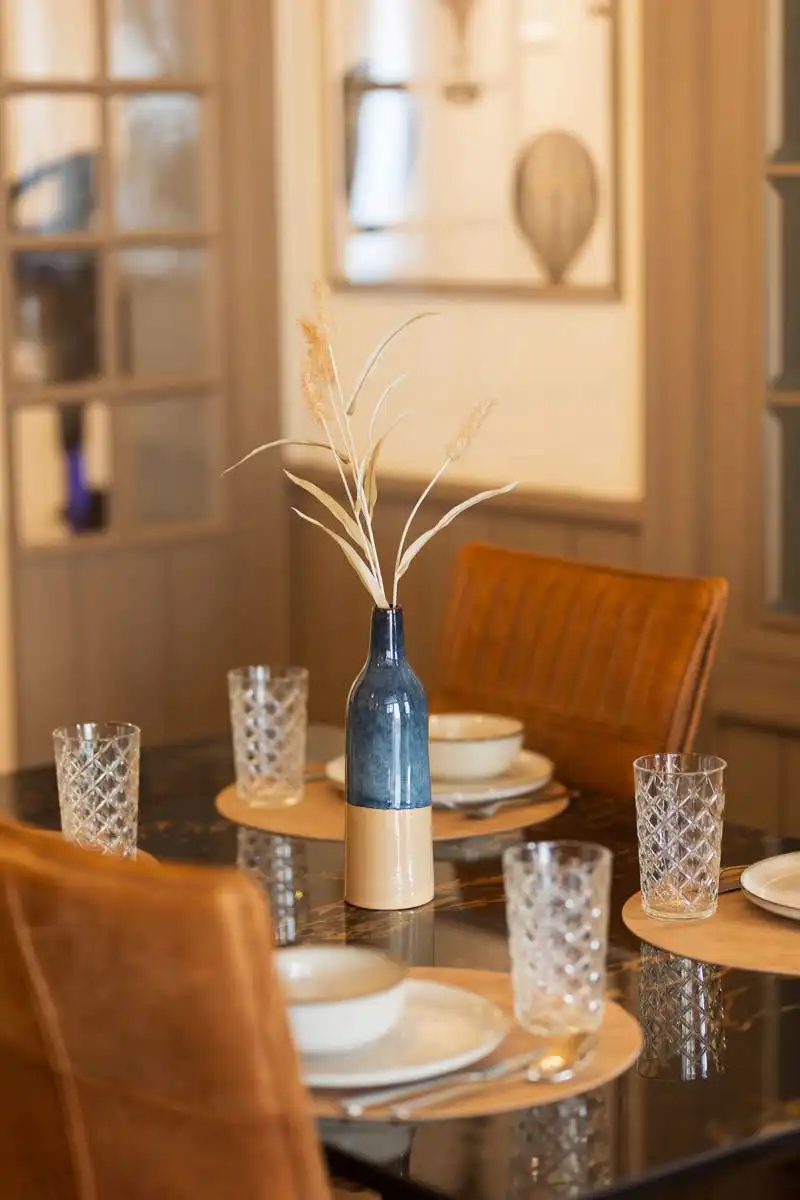 Stijlvol appartement met terras en 2 slaapkamers foto 3