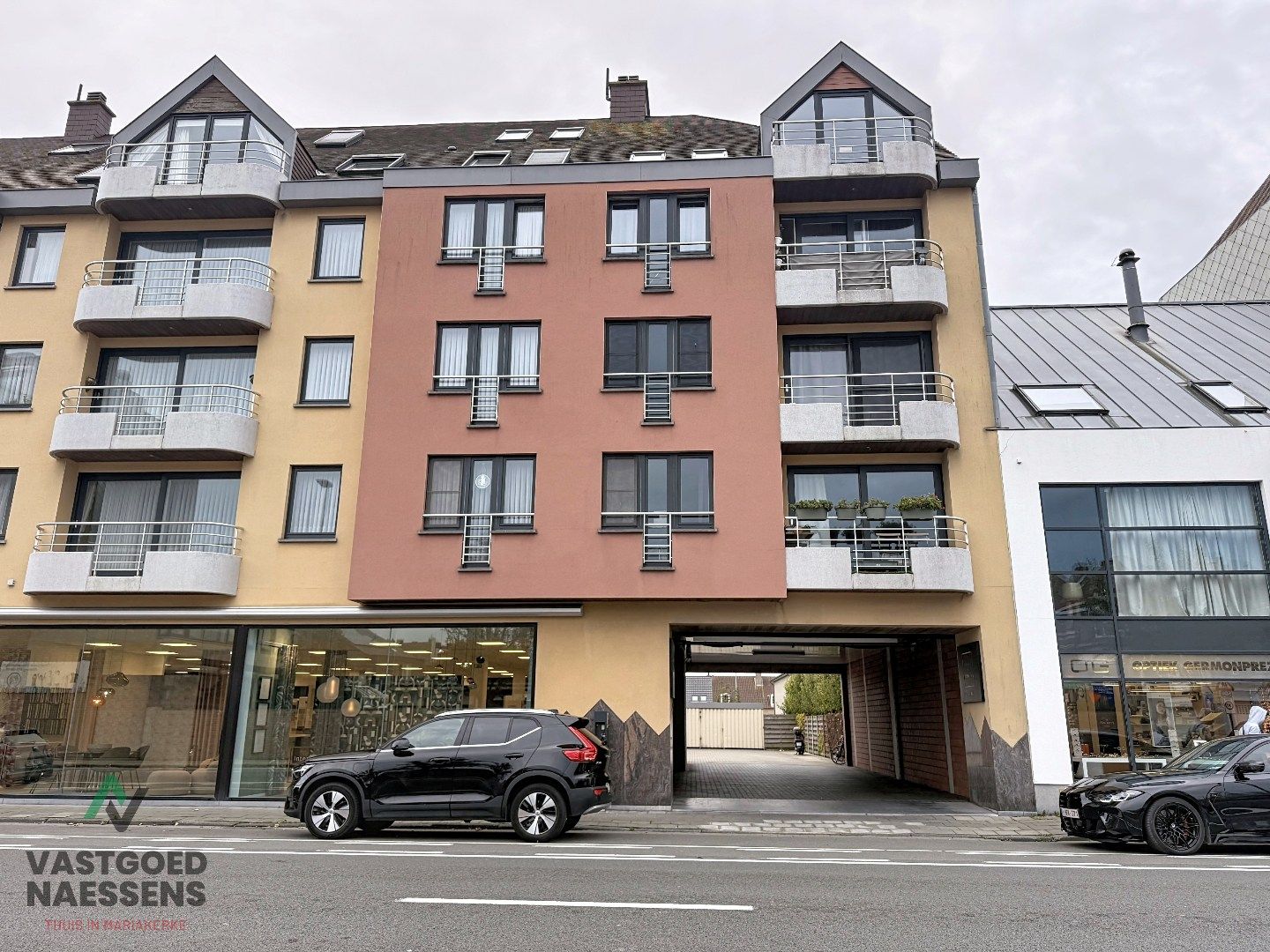 RUIME GARAGEBOX IN RESIDENTIËLE WOONWIJK foto 8