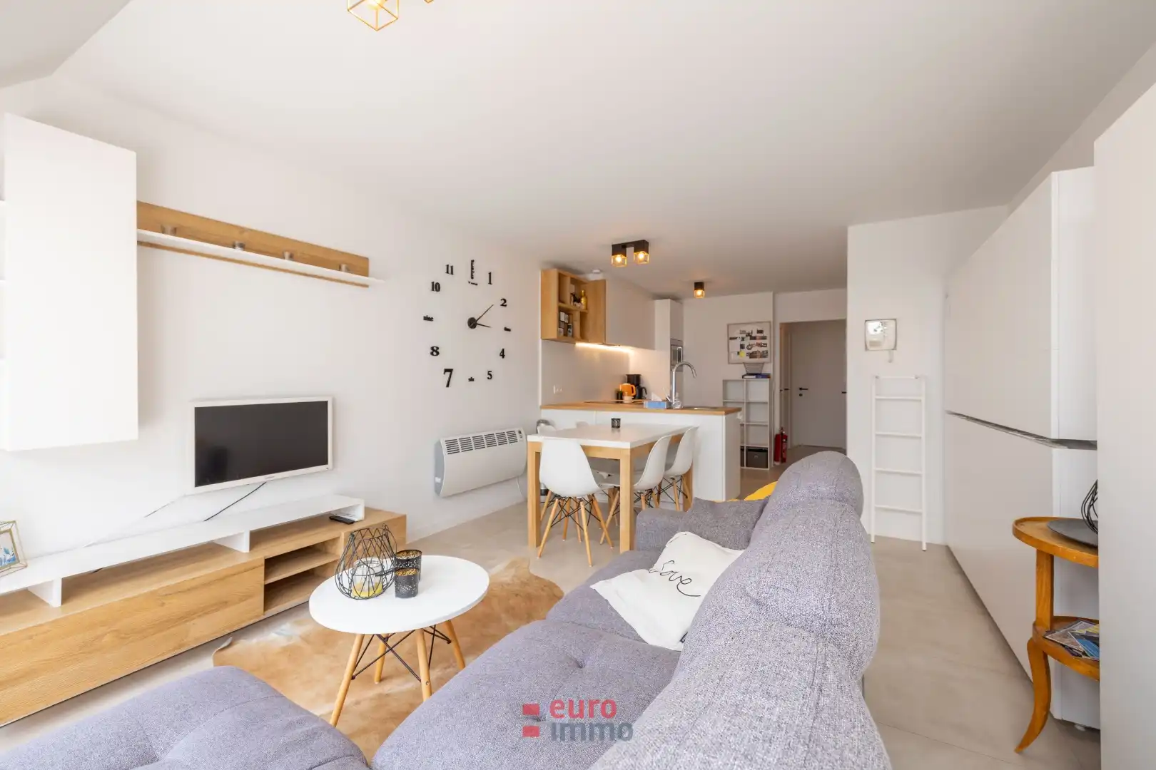 Prachtig 1-slaapkamer appartement te koop aan de Franslaan, Nieuwpoort – Een unieke kans in België! foto 2