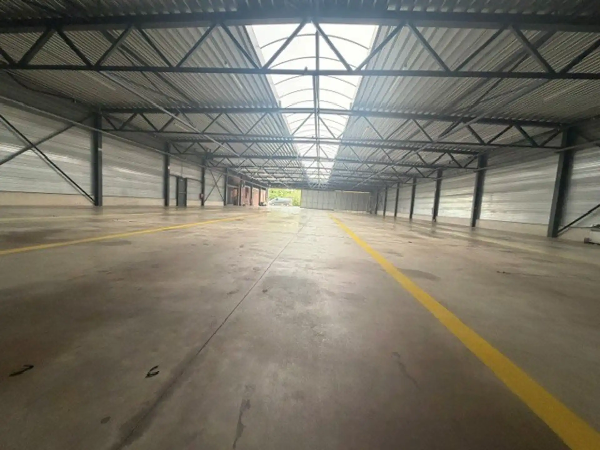 Commerciële ruimte te huur foto 8