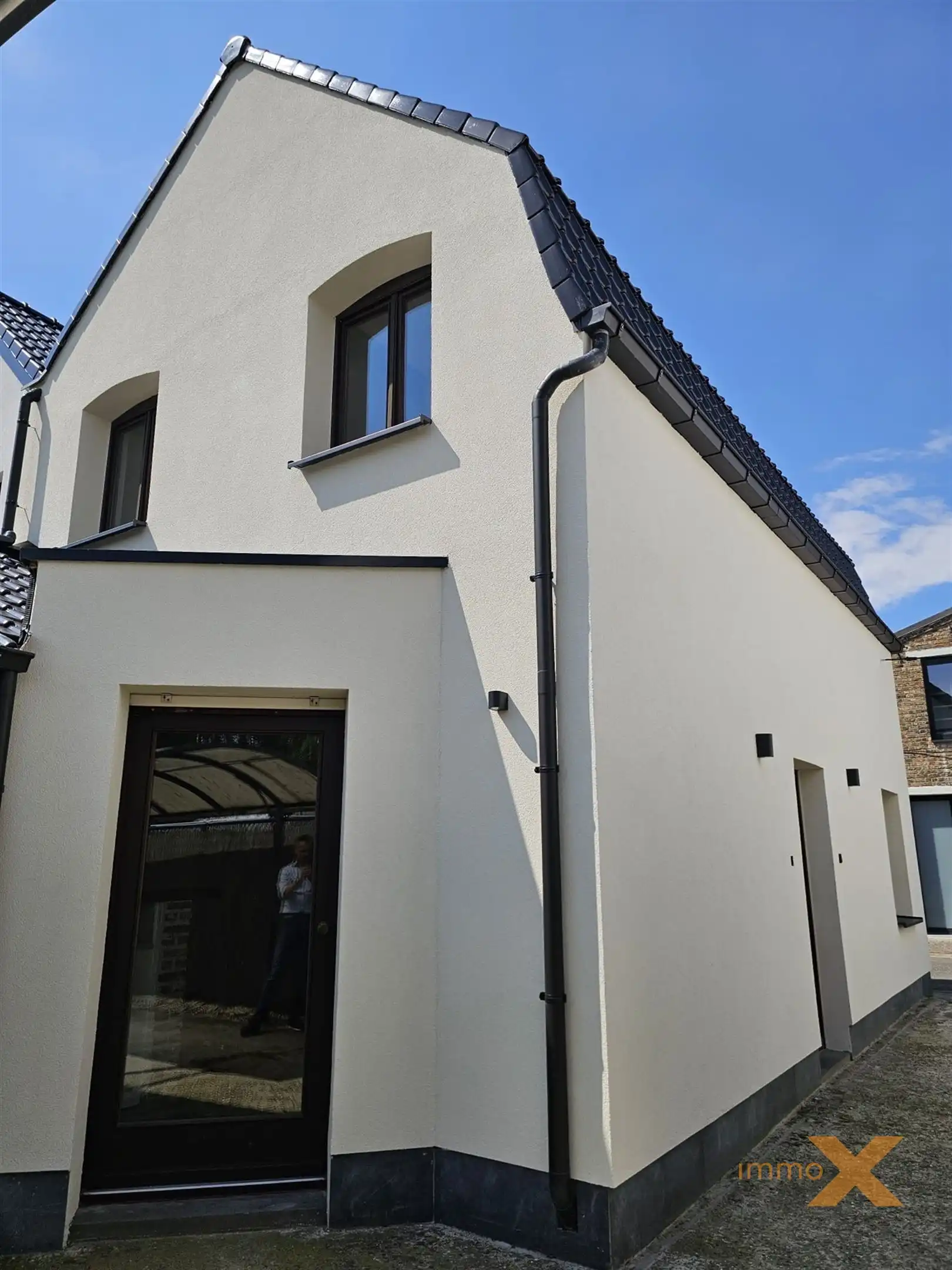 GEZELLIGE DORPSWONING MET TUINTJE foto 27