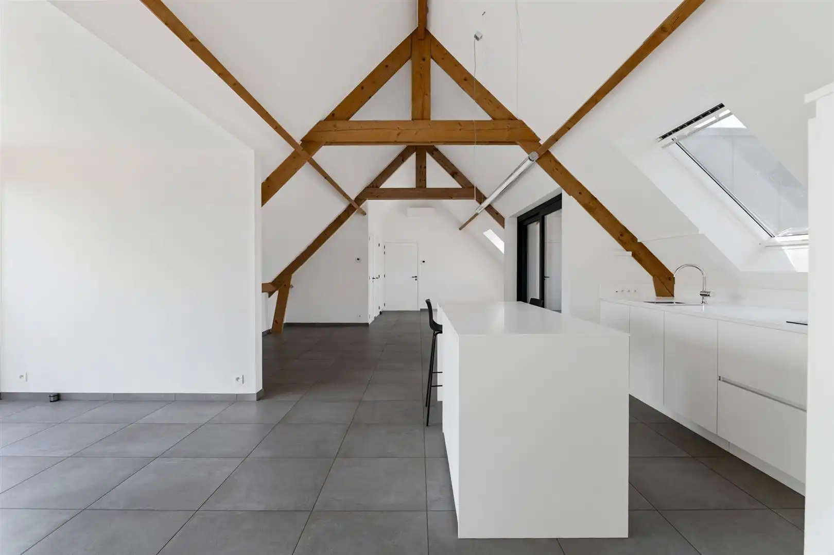 Recente penthouse ca. 114m2 met inpandig terras en optionele parking. foto 7