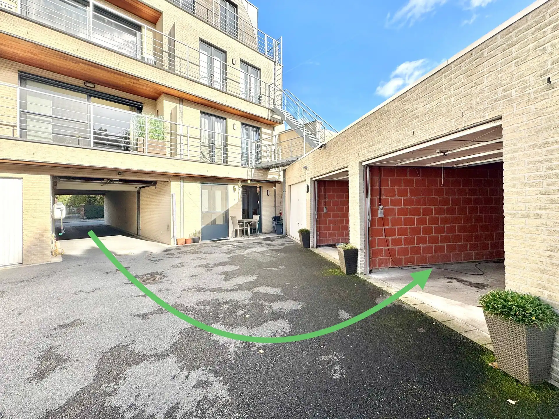 LICHTRIJK APPARTEMENT MET ZONNETERRAS EN 2 KAMERS foto 23