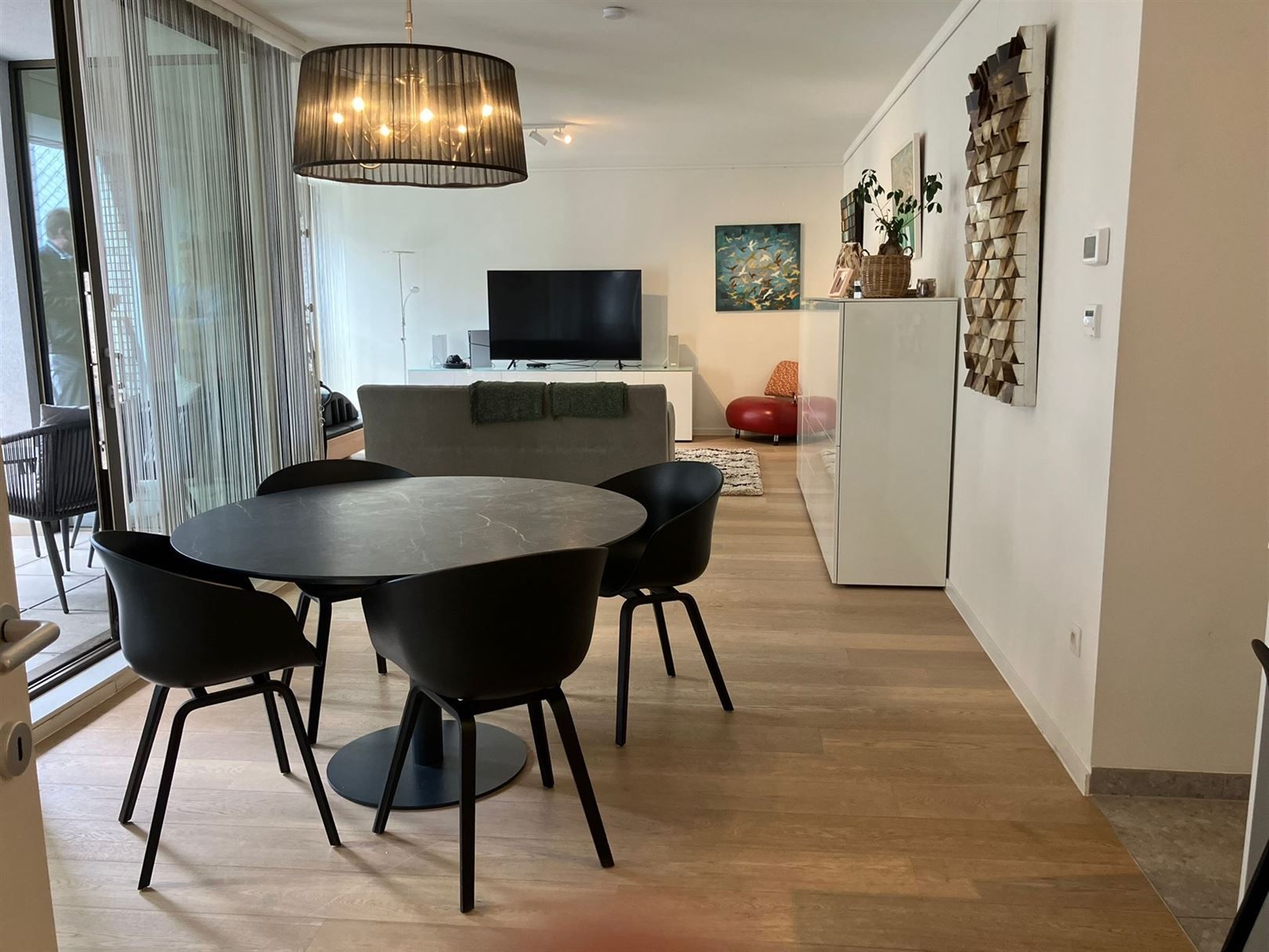 Luxe gemeubeld 2slaapkamerappatement met terras & parking! foto 4