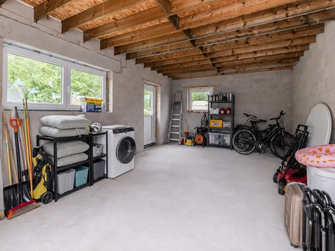 Ruime woning  op een perceel van 7a62ca met 5 slaapkamers en 2 badkamers in Stokkem foto 47