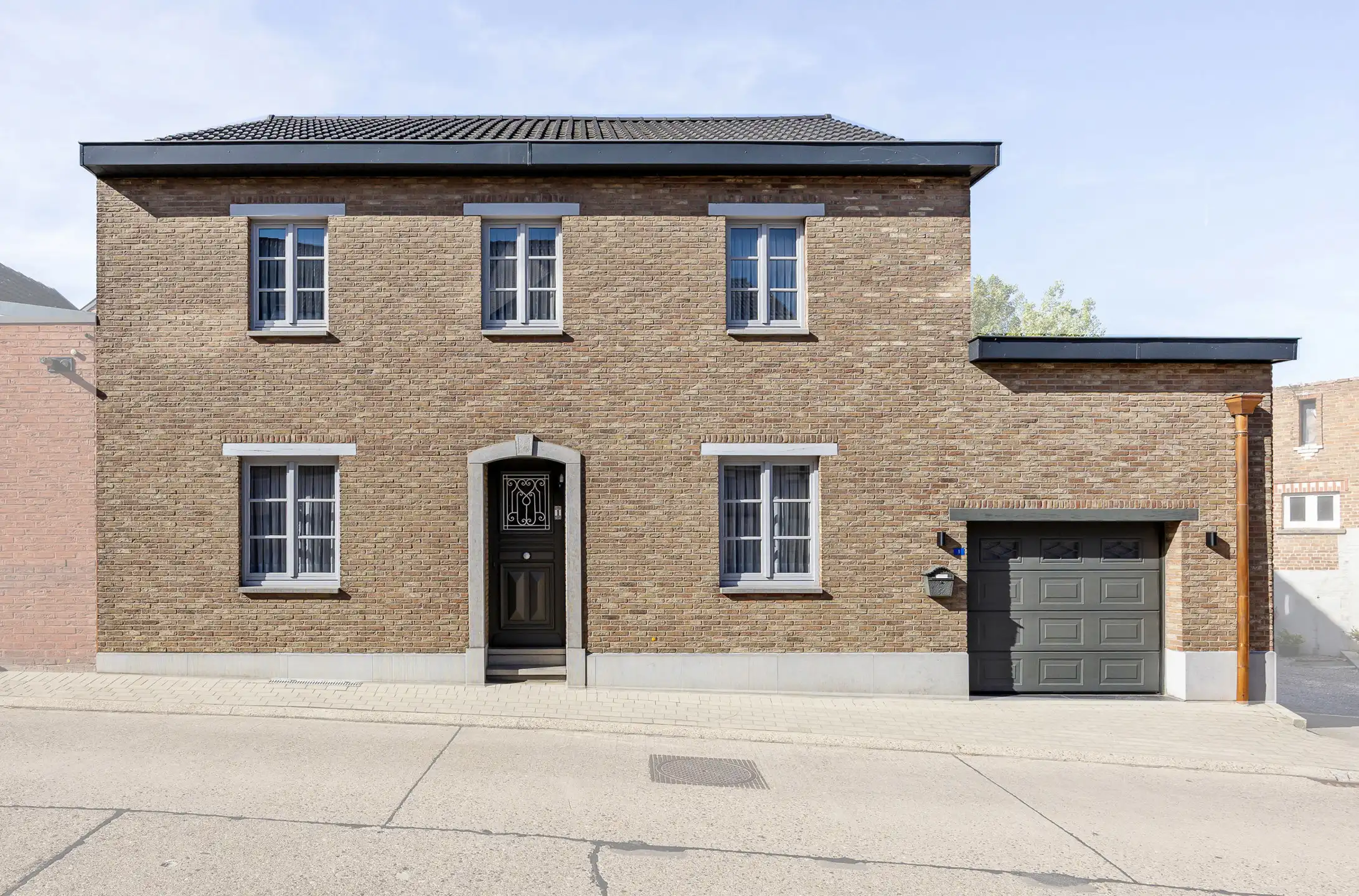 Hoofdfoto van de publicatie: Ruime woning met garage en terras in Herderen
