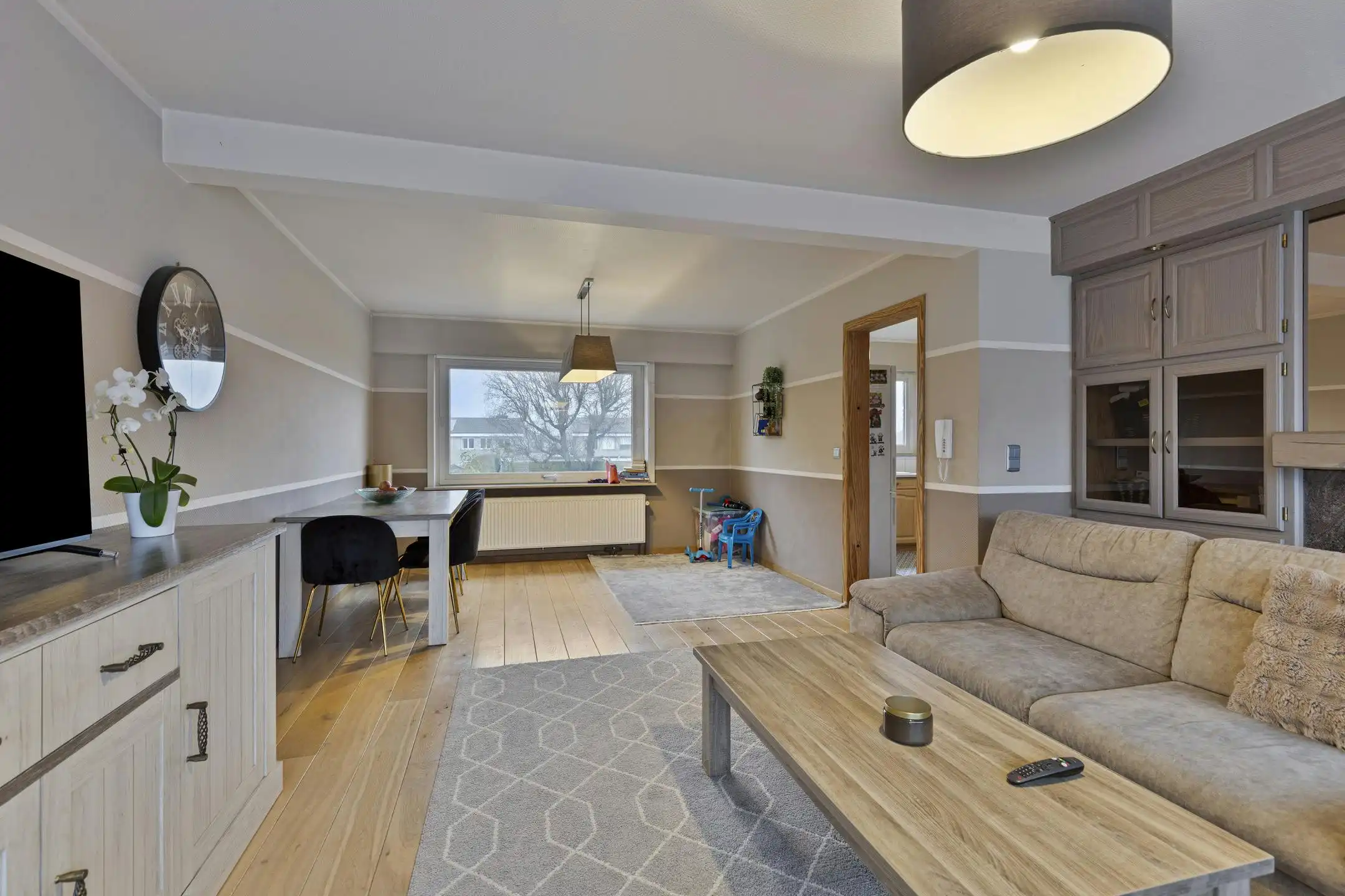 Instapklare bel-etage met 4 kamers te koop in Beveren-Leie foto 2