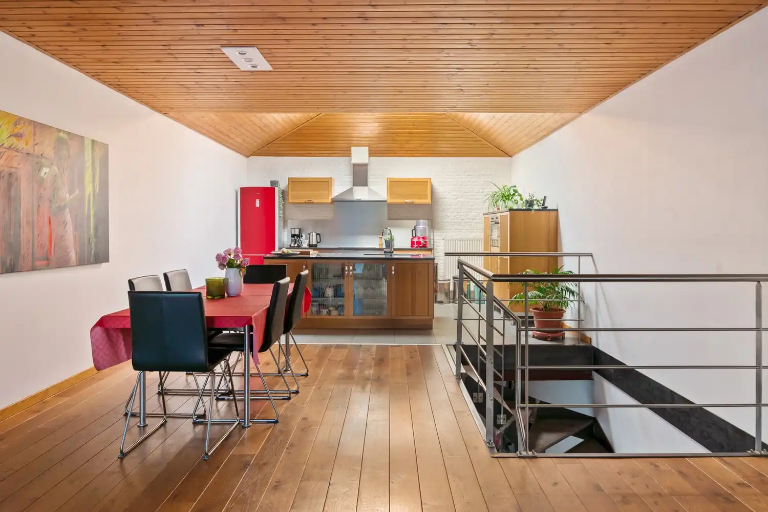 Ruime stadswoning met 4-5 slaapkamers, garage, sauna en buitenruimte! foto 12