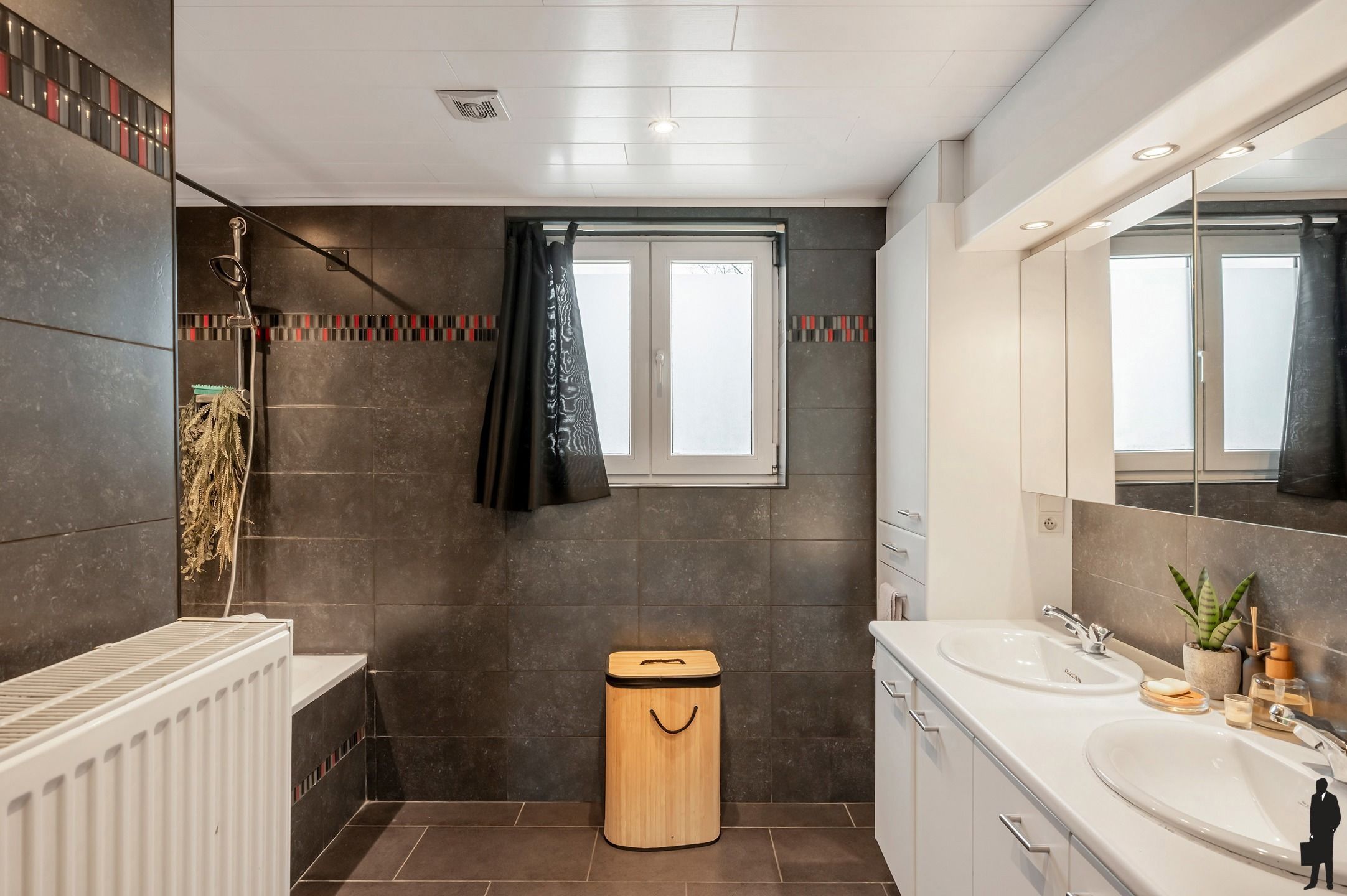 Ruim bemeten woning op centrale locatie! foto 14