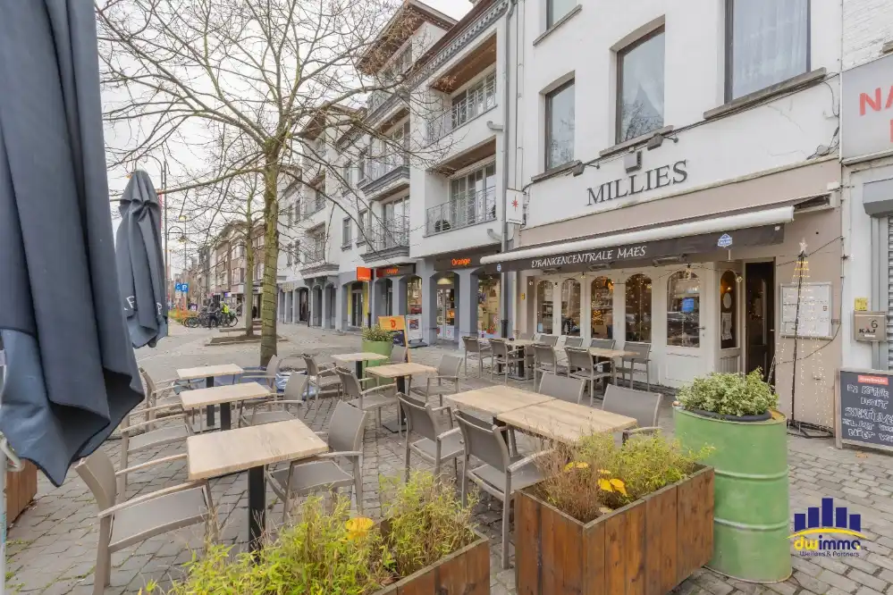 Overname Bistro op topligging in Dendermonde foto {{pictureIndex}}